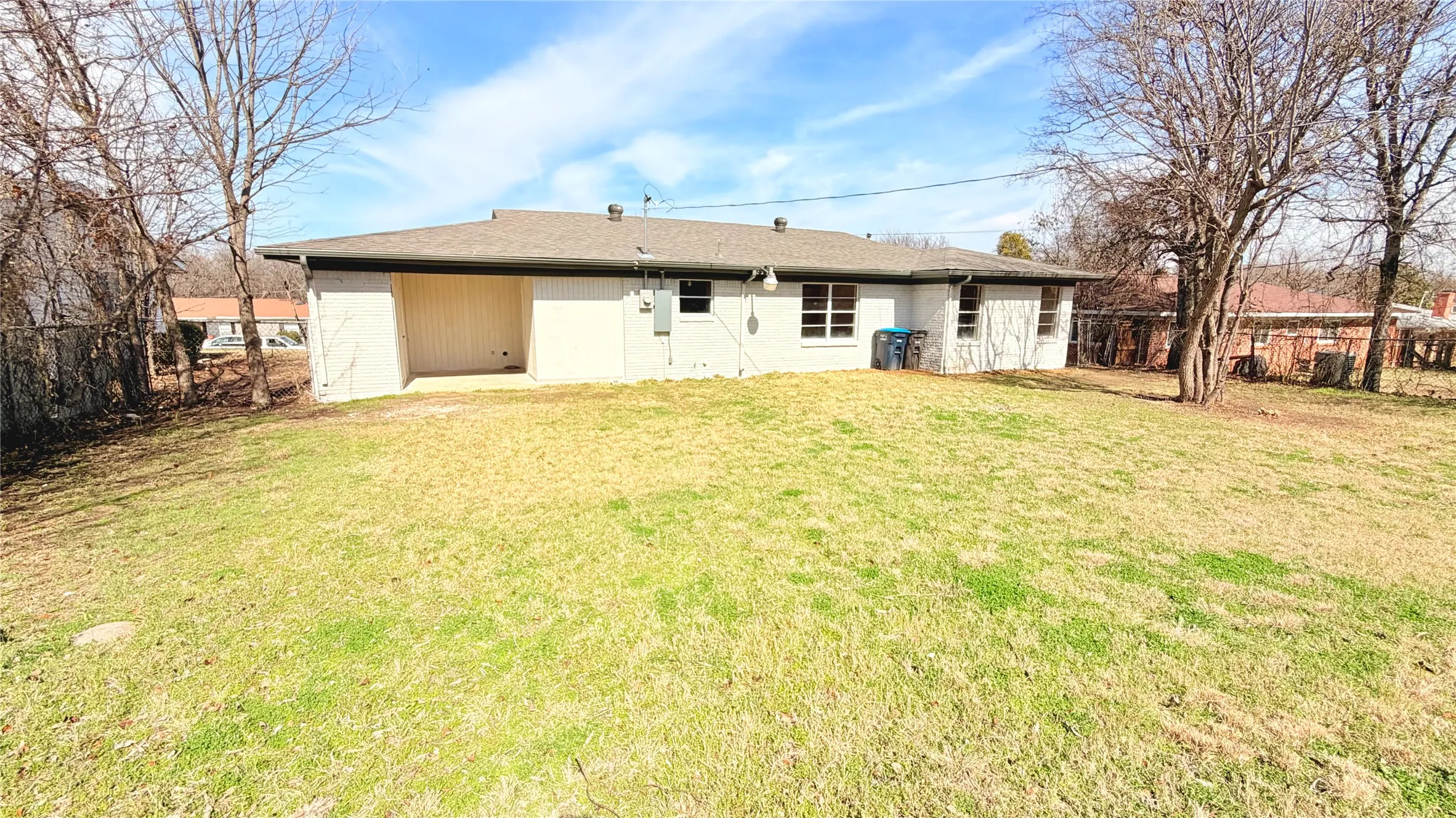Single Family Residence For Sale in Tarrant County , 2816 Gardenia Street, Fort Worth, Texas 76119, 3 Bedroom, 2 Bathroom, 2 Garage spaces, 1,292 Sqft, built in 1955, mls#21181996, Real Estate Agent in Fort Worth, Homes For Sale in Tarrant county, Homes For Sale in Fort Worth, Realtor in Fort Worth Texas, Real Estate Brokerage Independent Realty Texas, Luminita Cordes Realtor