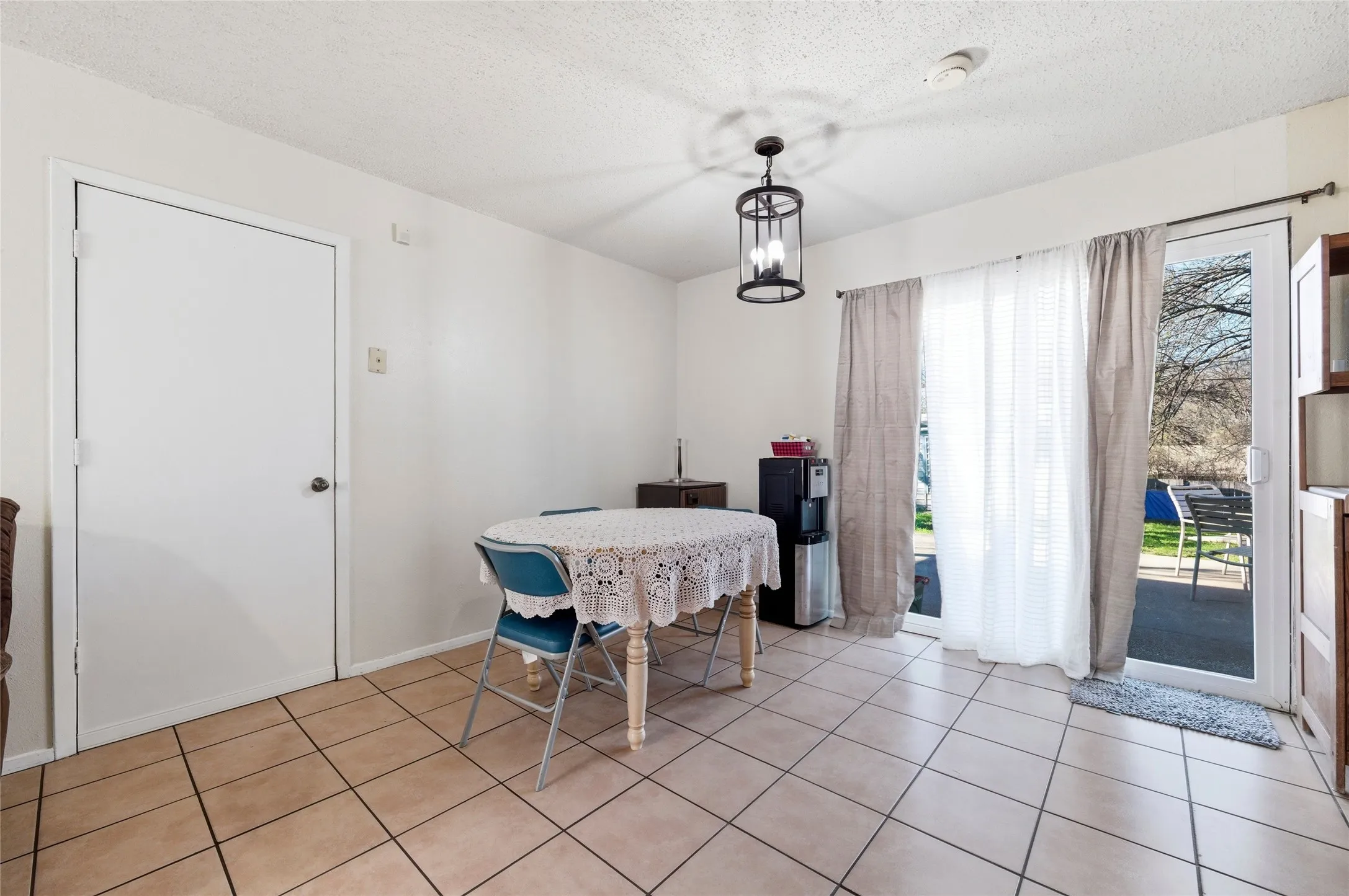Single Family Residence For Sale in Dallas County , 715 Sun Valley Drive, Duncanville, Texas 75116, 3 Bedroom, 1 Bathroom, Garage spaces, 1,047 Sqft, built in 1980, Preowned, mls#21181630, Real Estate Agent in Duncanville, Homes For Sale in Dallas county, Homes For Sale in Duncanville, Realtor in Duncanville Texas, Real Estate Brokerage Independent Realty Texas, Luminita Cordes Realtor
