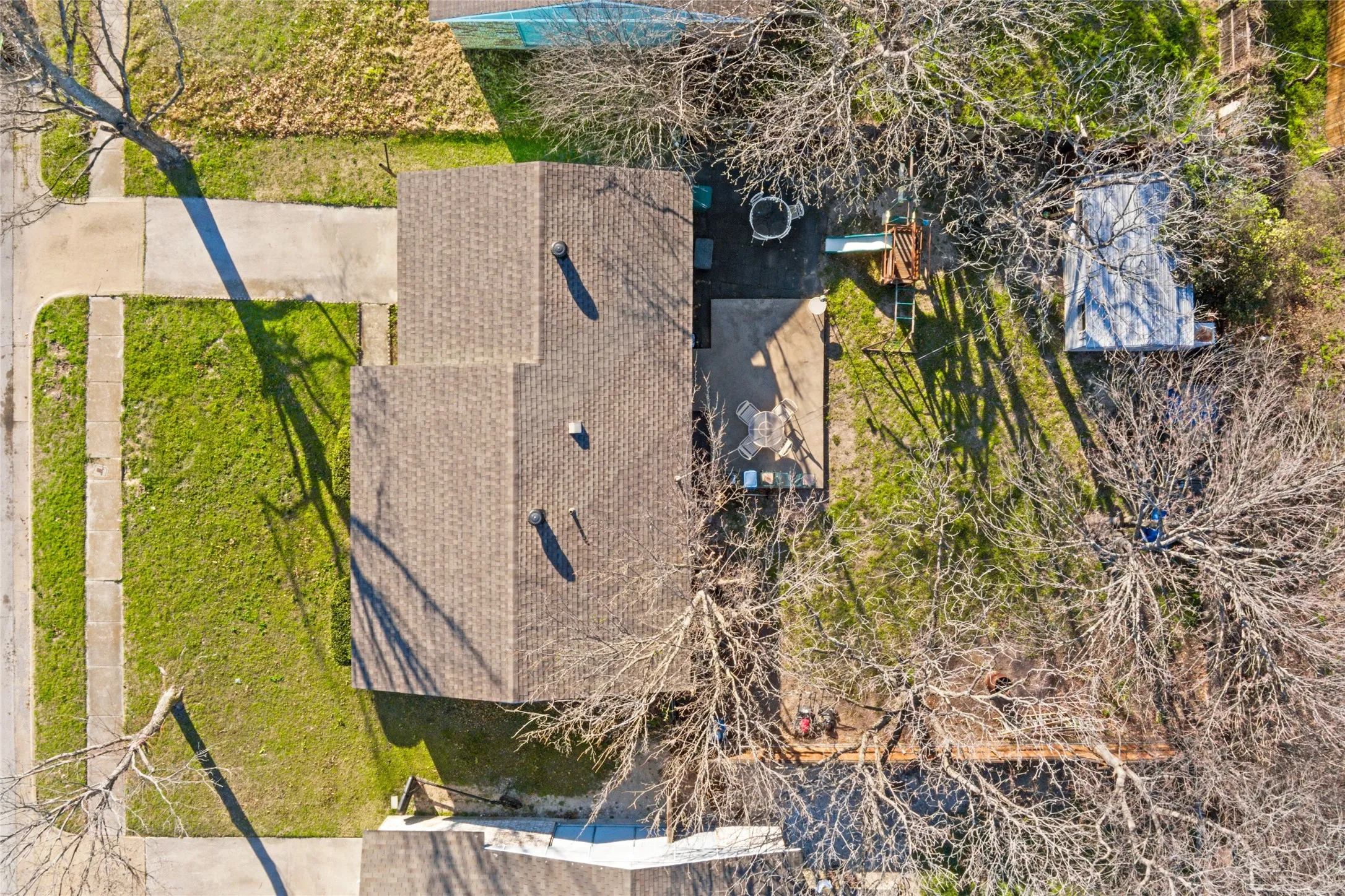 Single Family Residence For Sale in Dallas County , 715 Sun Valley Drive, Duncanville, Texas 75116, 3 Bedroom, 1 Bathroom, Garage spaces, 1,047 Sqft, built in 1980, Preowned, mls#21181630, Real Estate Agent in Duncanville, Homes For Sale in Dallas county, Homes For Sale in Duncanville, Realtor in Duncanville Texas, Real Estate Brokerage Independent Realty Texas, Luminita Cordes Realtor