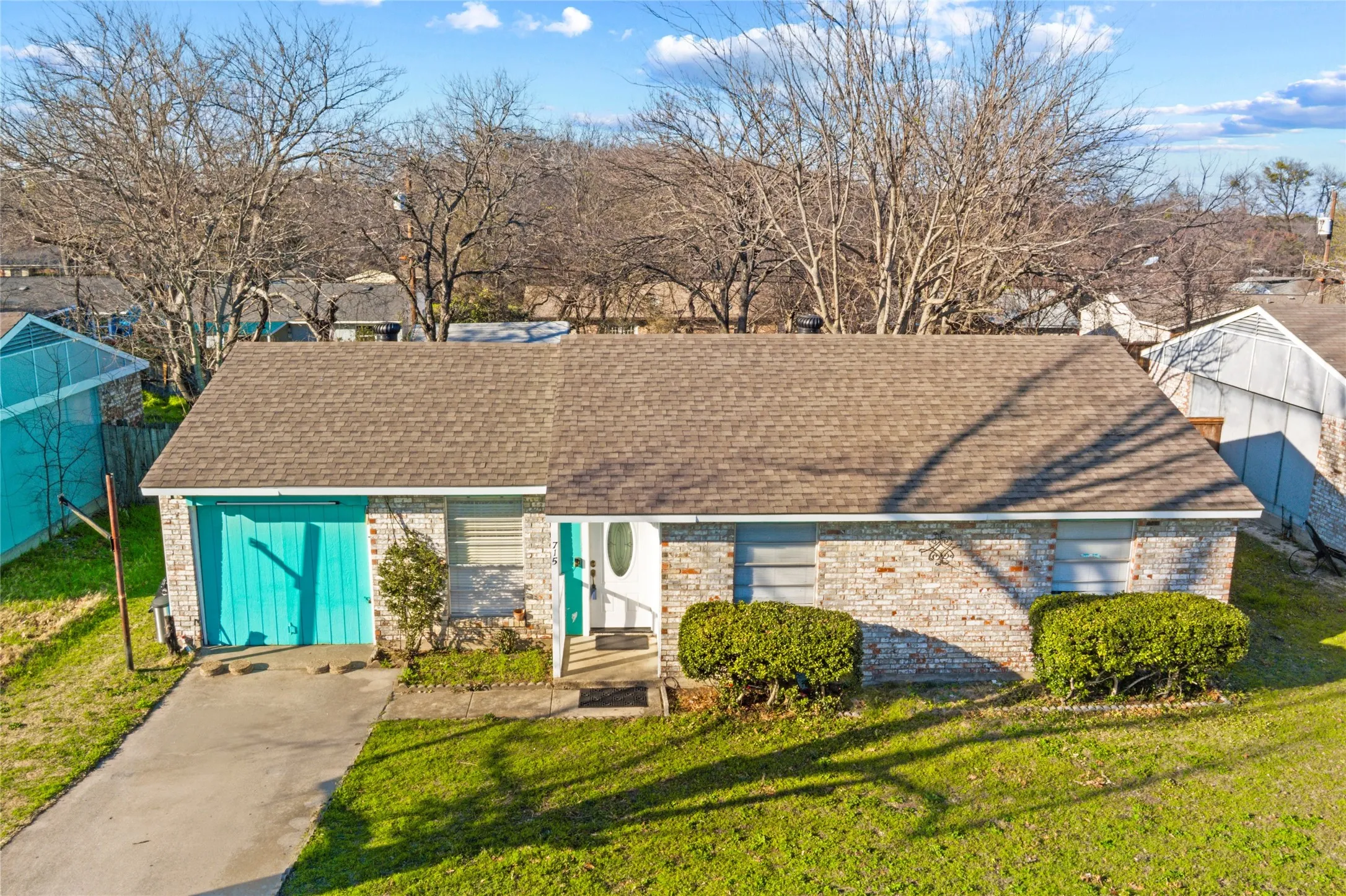 Single Family Residence For Sale in Dallas County , 715 Sun Valley Drive, Duncanville, Texas 75116, 3 Bedroom, 1 Bathroom, Garage spaces, 1,047 Sqft, built in 1980, Preowned, mls#21181630, Real Estate Agent in Duncanville, Homes For Sale in Dallas county, Homes For Sale in Duncanville, Realtor in Duncanville Texas, Real Estate Brokerage Independent Realty Texas, Luminita Cordes Realtor