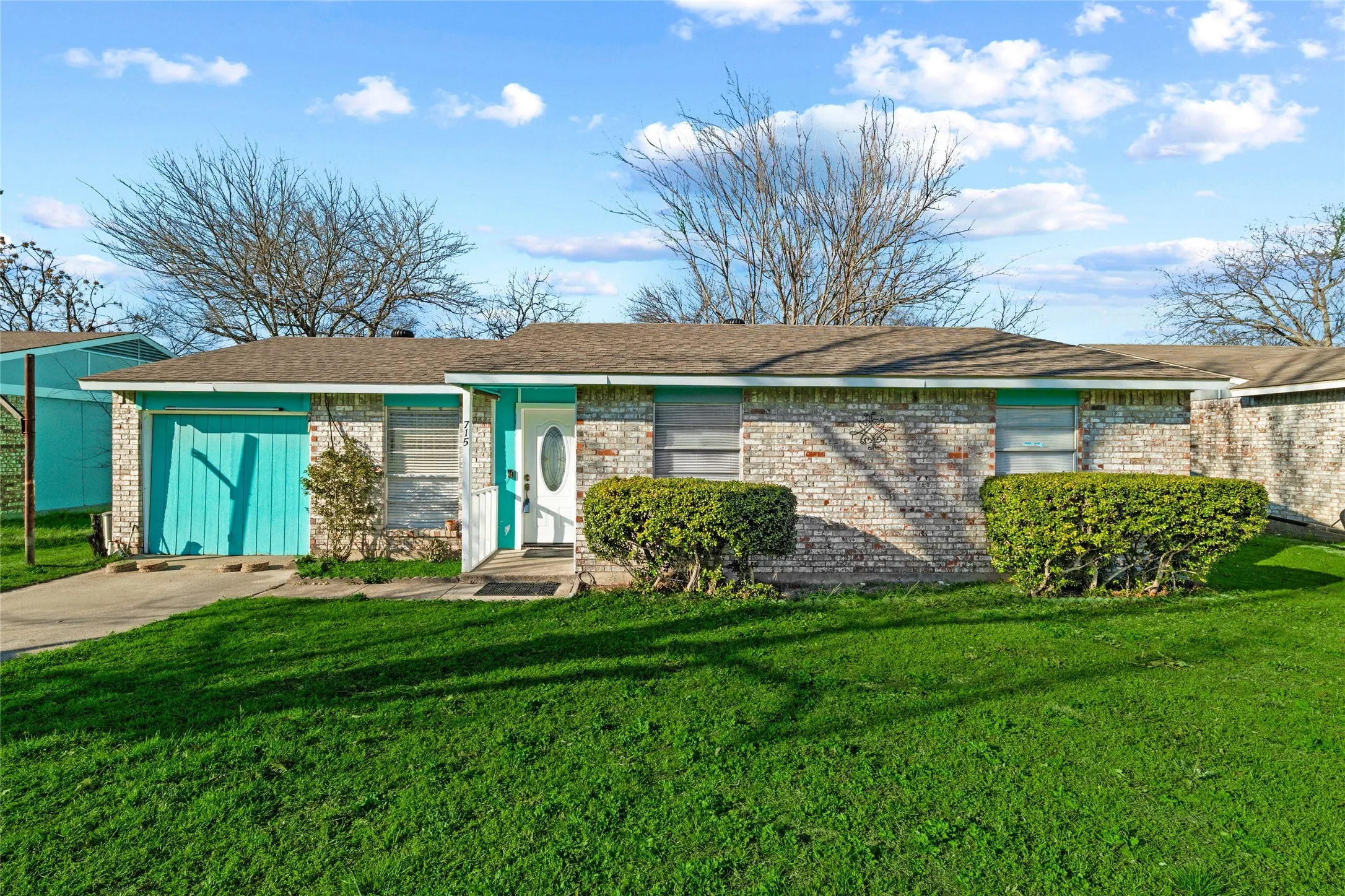 Single Family Residence For Sale in Dallas County , 715 Sun Valley Drive, Duncanville, Texas 75116, 3 Bedroom, 1 Bathroom, Garage spaces, 1,047 Sqft, built in 1980, Preowned, mls#21181630, Real Estate Agent in Duncanville, Homes For Sale in Dallas county, Homes For Sale in Duncanville, Realtor in Duncanville Texas, Real Estate Brokerage Independent Realty Texas, Luminita Cordes Realtor