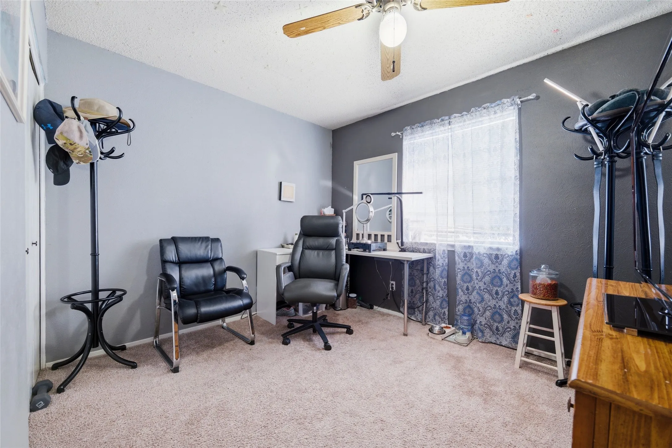 Single Family Residence For Sale in Dallas County , 715 Sun Valley Drive, Duncanville, Texas 75116, 3 Bedroom, 1 Bathroom, Garage spaces, 1,047 Sqft, built in 1980, Preowned, mls#21181630, Real Estate Agent in Duncanville, Homes For Sale in Dallas county, Homes For Sale in Duncanville, Realtor in Duncanville Texas, Real Estate Brokerage Independent Realty Texas, Luminita Cordes Realtor