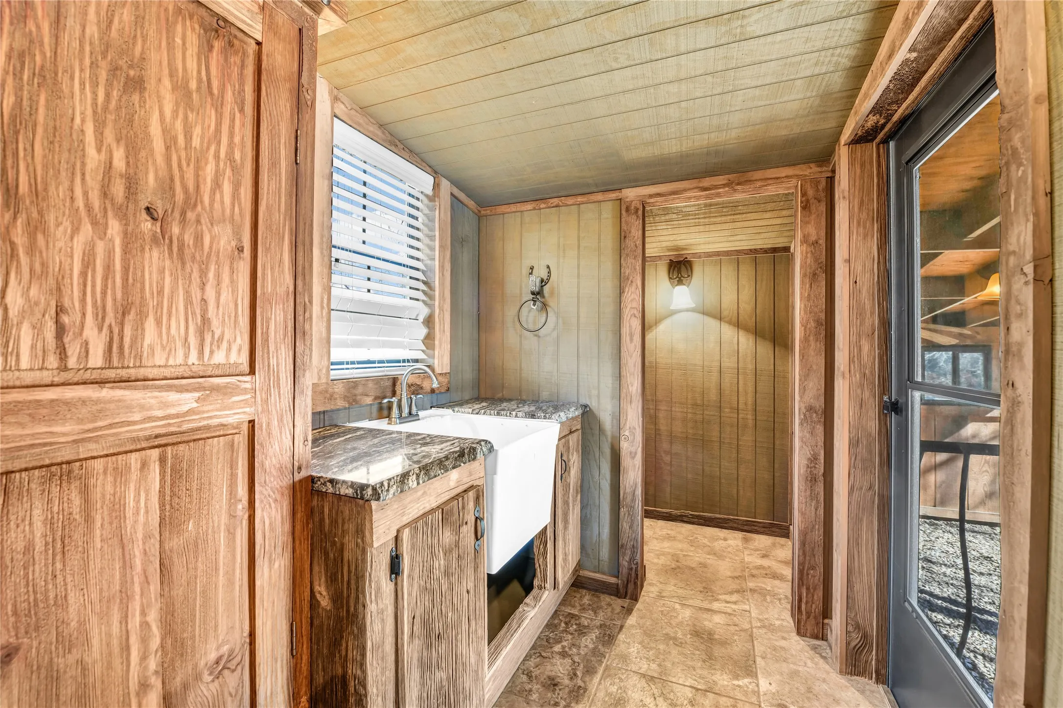 NSIDE OF THE BUNK HOUSE