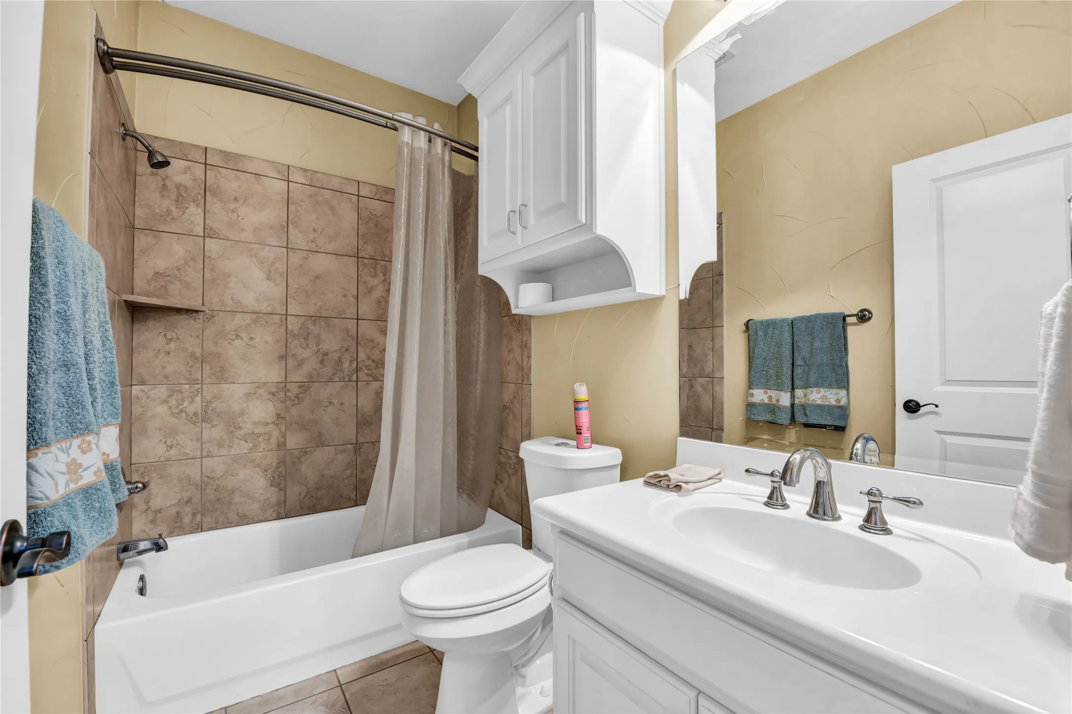Single Family Residence For Sale in Parker County , 116 Mc Clintock Court, Weatherford, Texas 76088, 4 Bedrooms, 5 Bathrooms, 4 Garage spaces, 4,724 Sqft, built in 2004, Price $999,999, mls#21182134, Real Estate Agent in Weatherford, Homes For Sale in Parker county, Homes For Sale in Weatherford, Realtor in Weatherford Texas, Real Estate Brokerage Independent Realty Texas, Luminita Cordes Realtor