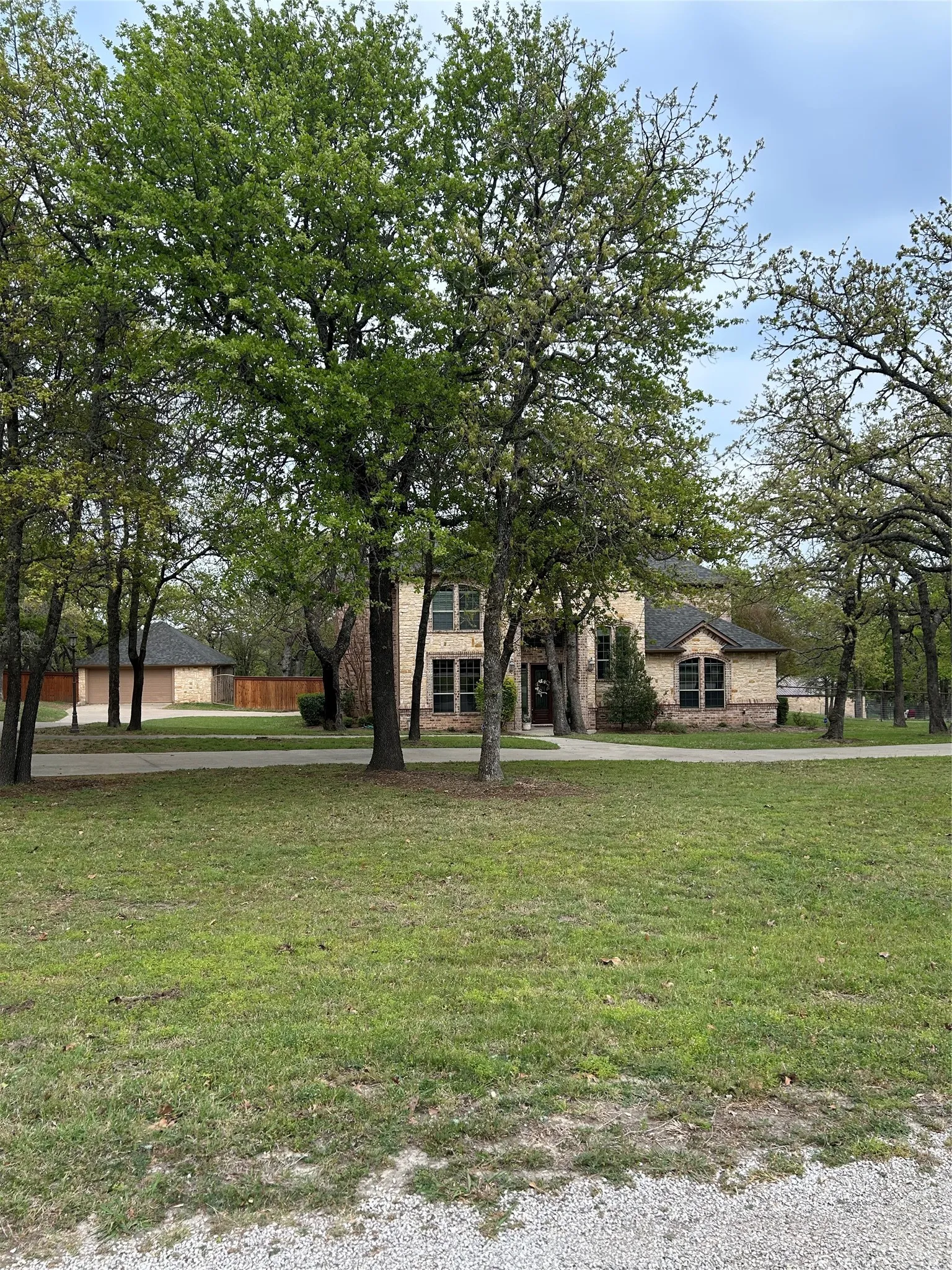 Single Family Residence For Sale in Parker County , 116 Mc Clintock Court, Weatherford, Texas 76088, 4 Bedrooms, 5 Bathrooms, 4 Garage spaces, 4,724 Sqft, built in 2004, Price $999,999, mls#21182134, Real Estate Agent in Weatherford, Homes For Sale in Parker county, Homes For Sale in Weatherford, Realtor in Weatherford Texas, Real Estate Brokerage Independent Realty Texas, Luminita Cordes Realtor