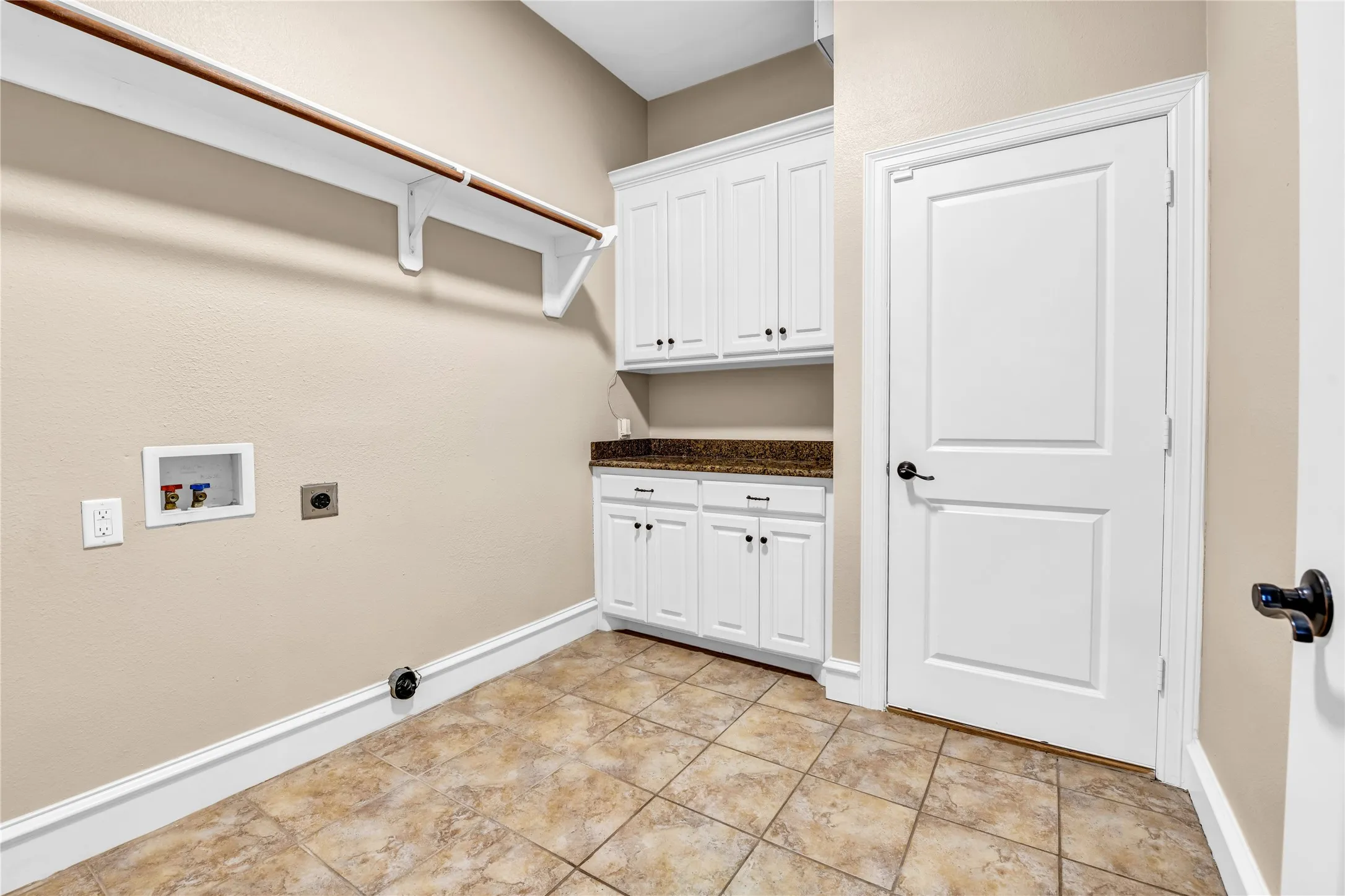 Single Family Residence For Sale in Parker County , 116 Mc Clintock Court, Weatherford, Texas 76088, 4 Bedrooms, 5 Bathrooms, 4 Garage spaces, 4,724 Sqft, built in 2004, Price $999,999, mls#21182134, Real Estate Agent in Weatherford, Homes For Sale in Parker county, Homes For Sale in Weatherford, Realtor in Weatherford Texas, Real Estate Brokerage Independent Realty Texas, Luminita Cordes Realtor