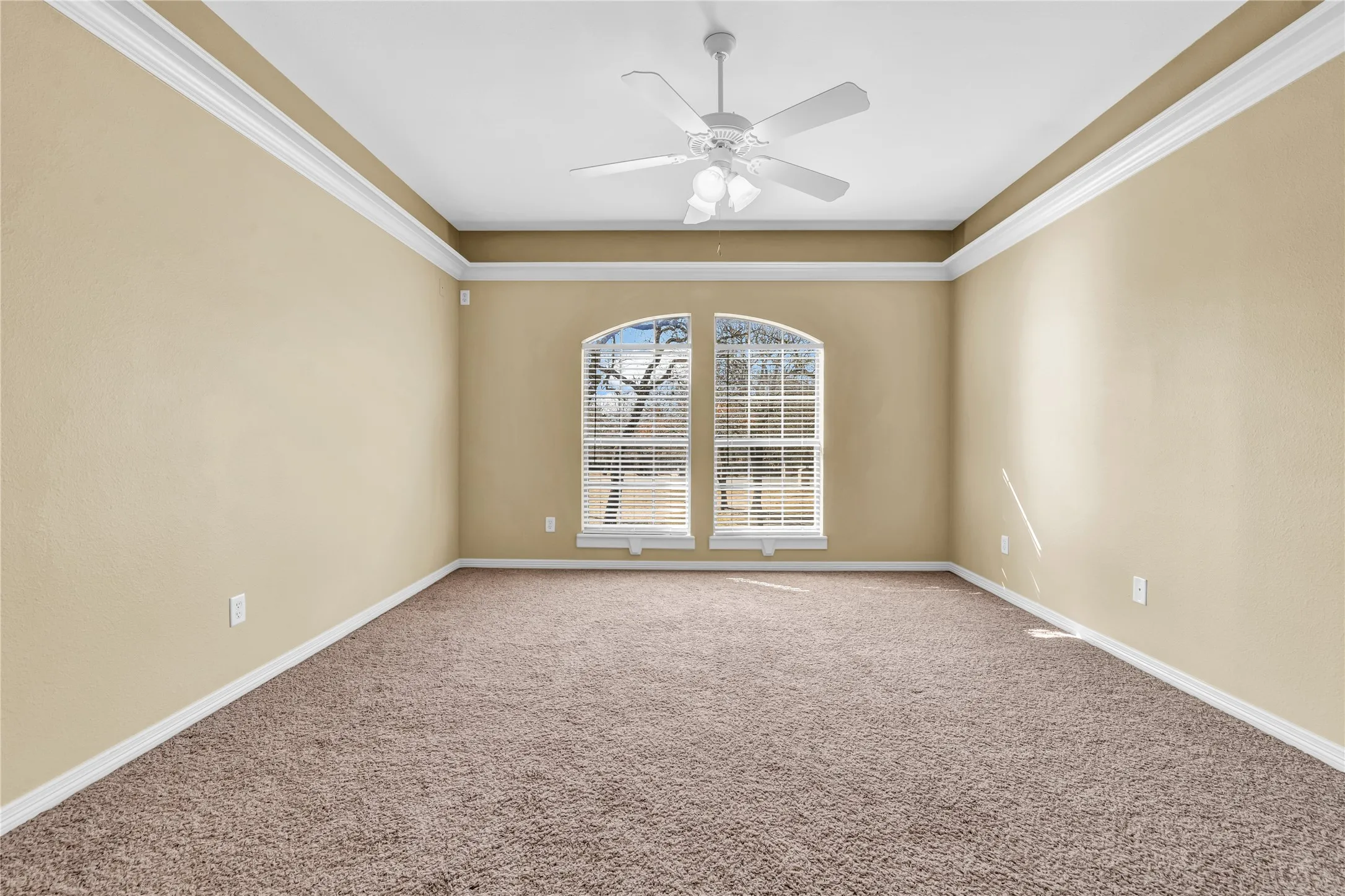 Single Family Residence For Sale in Parker County , 116 Mc Clintock Court, Weatherford, Texas 76088, 4 Bedrooms, 5 Bathrooms, 4 Garage spaces, 4,724 Sqft, built in 2004, Price $999,999, mls#21182134, Real Estate Agent in Weatherford, Homes For Sale in Parker county, Homes For Sale in Weatherford, Realtor in Weatherford Texas, Real Estate Brokerage Independent Realty Texas, Luminita Cordes Realtor