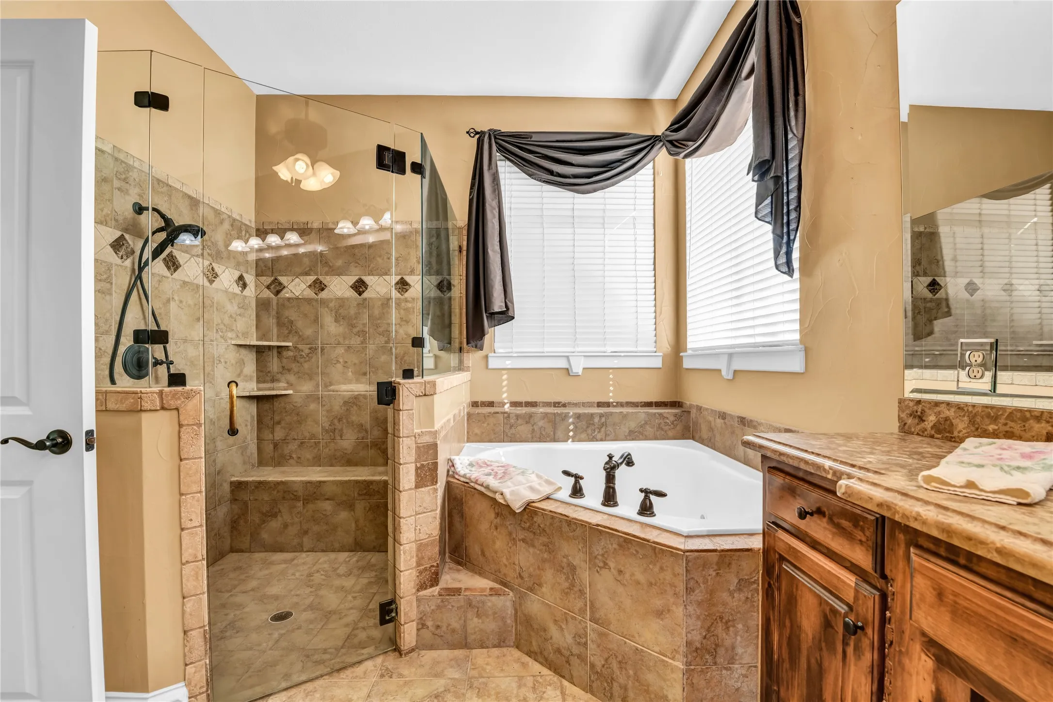 Single Family Residence For Sale in Parker County , 116 Mc Clintock Court, Weatherford, Texas 76088, 4 Bedrooms, 5 Bathrooms, 4 Garage spaces, 4,724 Sqft, built in 2004, Price $999,999, mls#21182134, Real Estate Agent in Weatherford, Homes For Sale in Parker county, Homes For Sale in Weatherford, Realtor in Weatherford Texas, Real Estate Brokerage Independent Realty Texas, Luminita Cordes Realtor