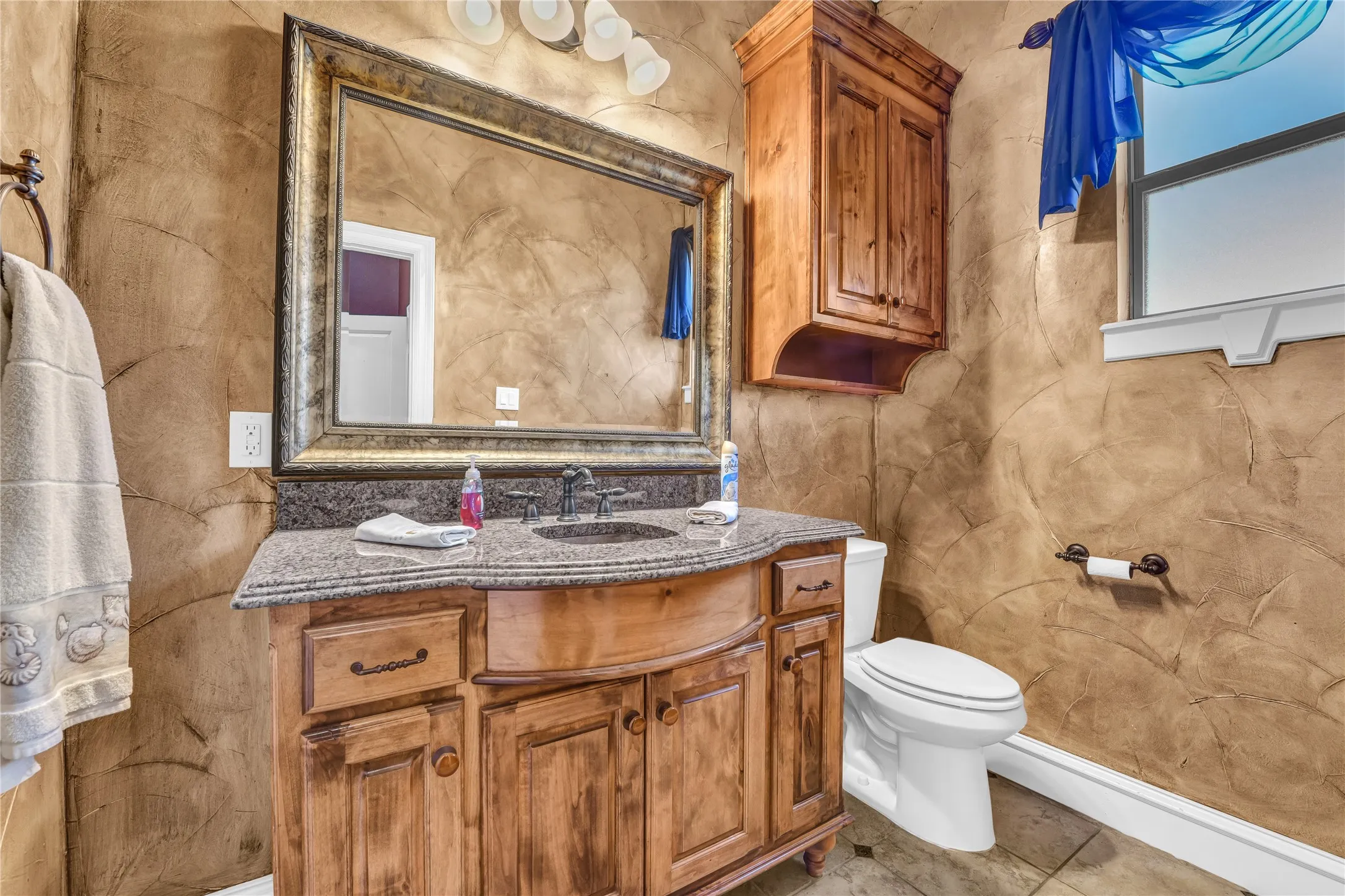 Single Family Residence For Sale in Parker County , 116 Mc Clintock Court, Weatherford, Texas 76088, 4 Bedrooms, 5 Bathrooms, 4 Garage spaces, 4,724 Sqft, built in 2004, Price $999,999, mls#21182134, Real Estate Agent in Weatherford, Homes For Sale in Parker county, Homes For Sale in Weatherford, Realtor in Weatherford Texas, Real Estate Brokerage Independent Realty Texas, Luminita Cordes Realtor