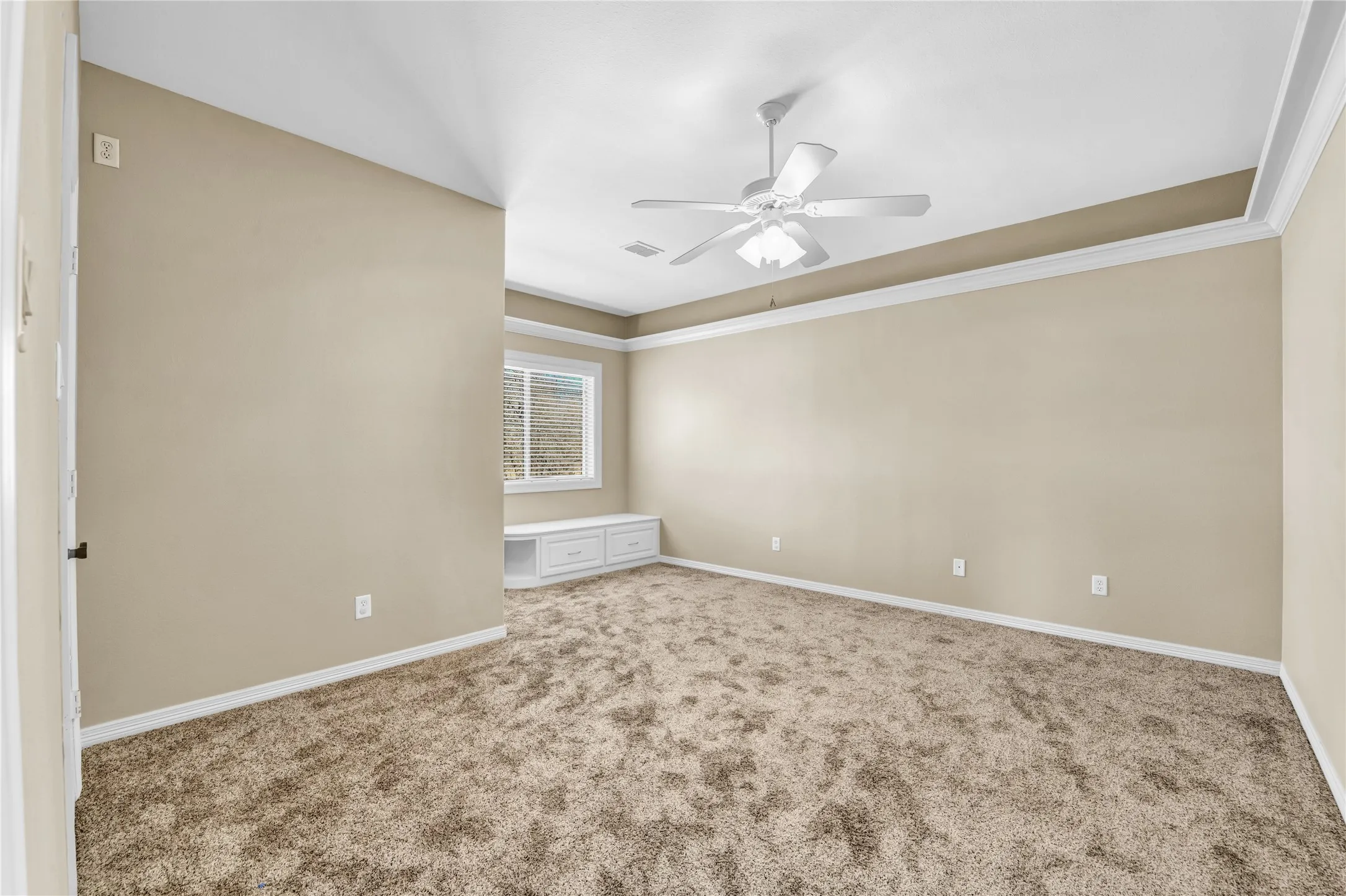 Single Family Residence For Sale in Parker County , 116 Mc Clintock Court, Weatherford, Texas 76088, 4 Bedrooms, 5 Bathrooms, 4 Garage spaces, 4,724 Sqft, built in 2004, Price $999,999, mls#21182134, Real Estate Agent in Weatherford, Homes For Sale in Parker county, Homes For Sale in Weatherford, Realtor in Weatherford Texas, Real Estate Brokerage Independent Realty Texas, Luminita Cordes Realtor