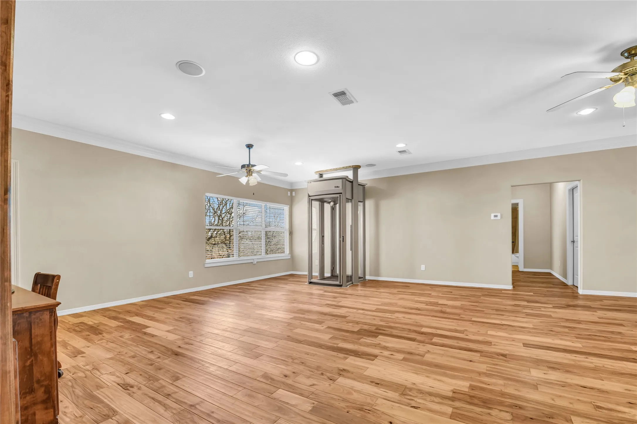 Single Family Residence For Sale in Parker County , 116 Mc Clintock Court, Weatherford, Texas 76088, 4 Bedrooms, 5 Bathrooms, 4 Garage spaces, 4,724 Sqft, built in 2004, Price $999,999, mls#21182134, Real Estate Agent in Weatherford, Homes For Sale in Parker county, Homes For Sale in Weatherford, Realtor in Weatherford Texas, Real Estate Brokerage Independent Realty Texas, Luminita Cordes Realtor