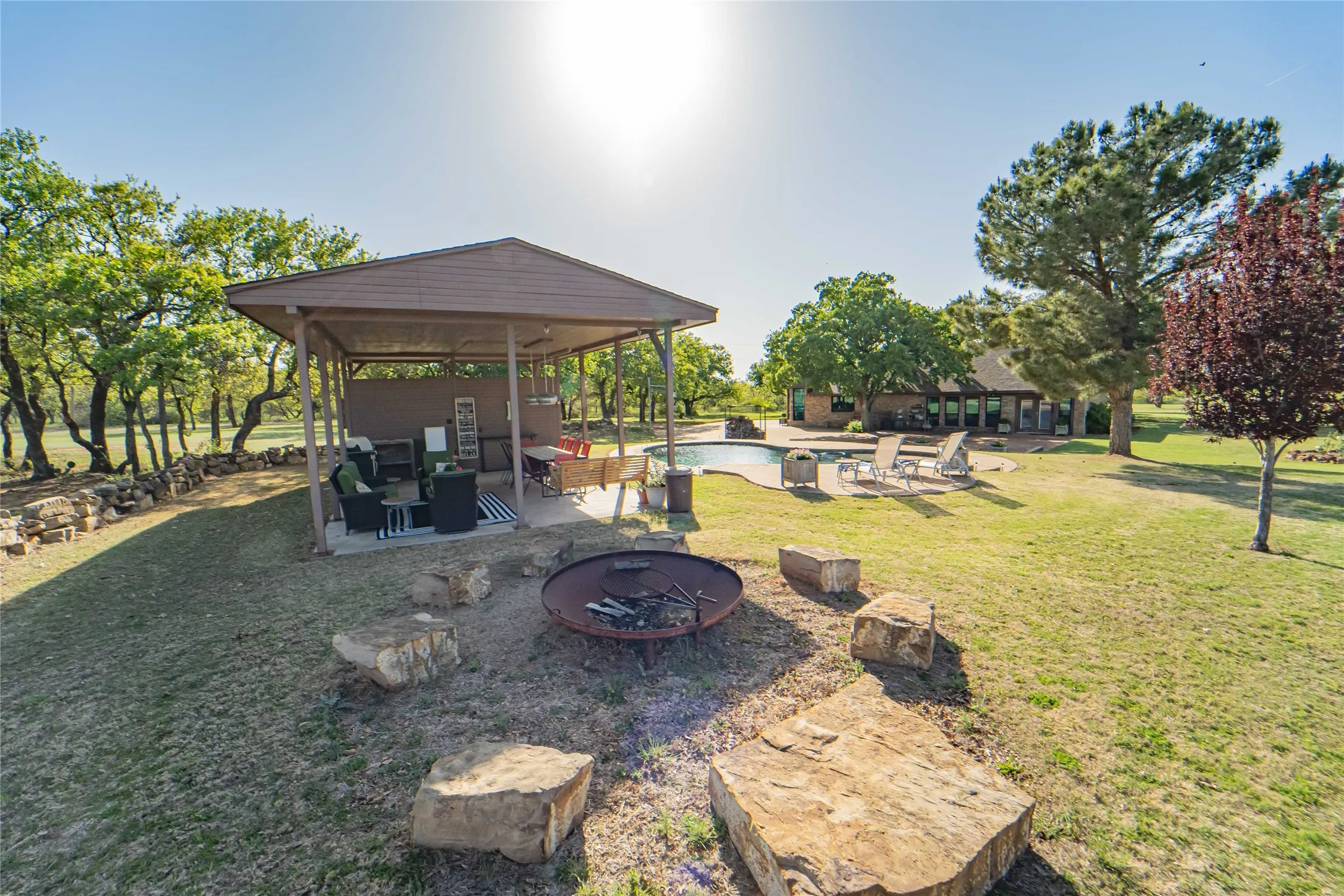 Convenient set up for relaxing and entertaining!