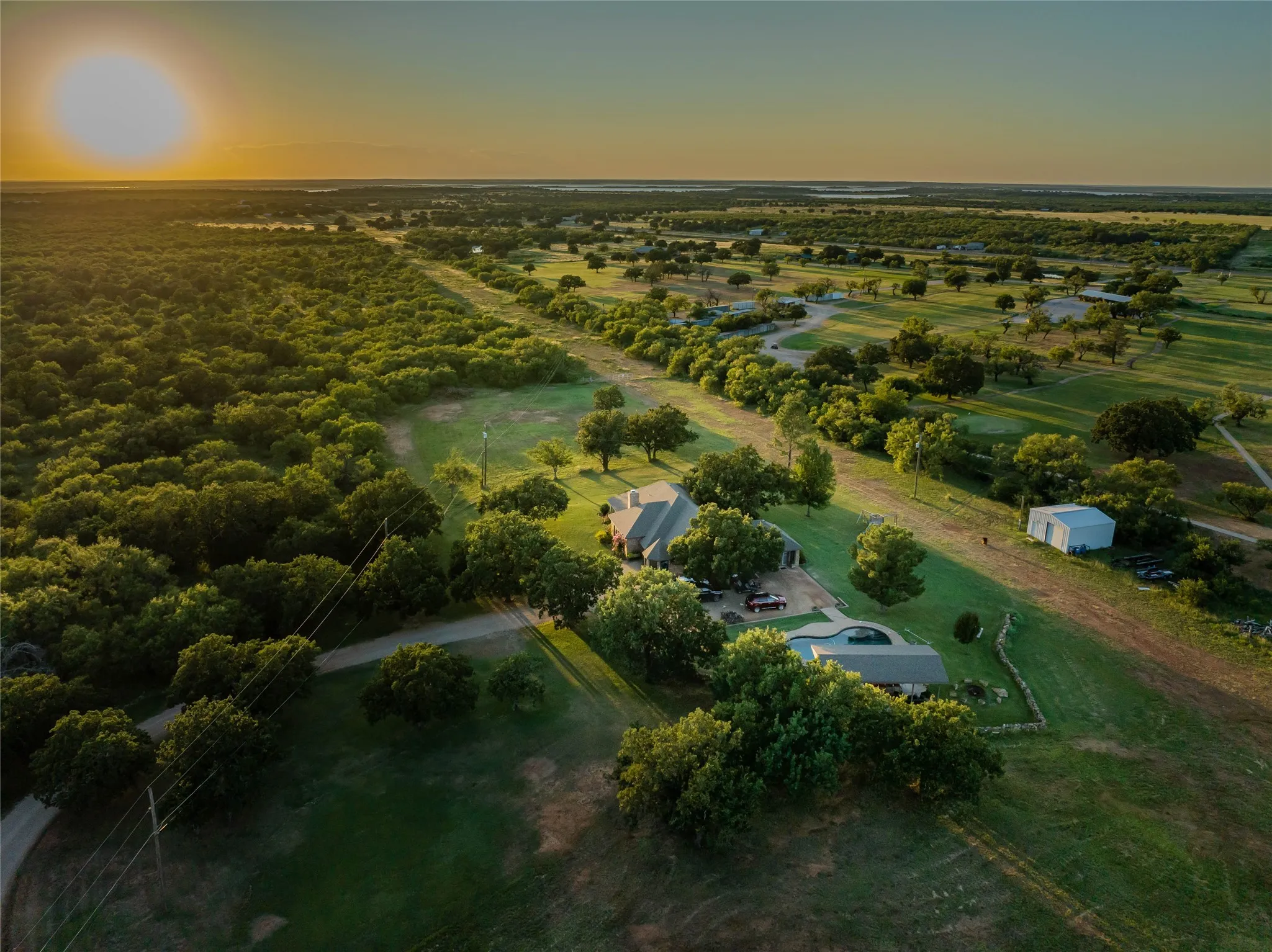 Single Family Residence For Sale in Stephens County , 2792 S Fm Road 3099 S 1, Breckenridge, Texas 76424, 4 Bedroom, 3 Bathroom, Garage spaces, 3,672 Sqft, built in 1985, Preowned, mls#21181743, Real Estate Agent in Breckenridge, Homes For Sale in Stephens county, Homes For Sale in Breckenridge, Realtor in Breckenridge Texas, Real Estate Brokerage Independent Realty Texas, Luminita Cordes Realtor