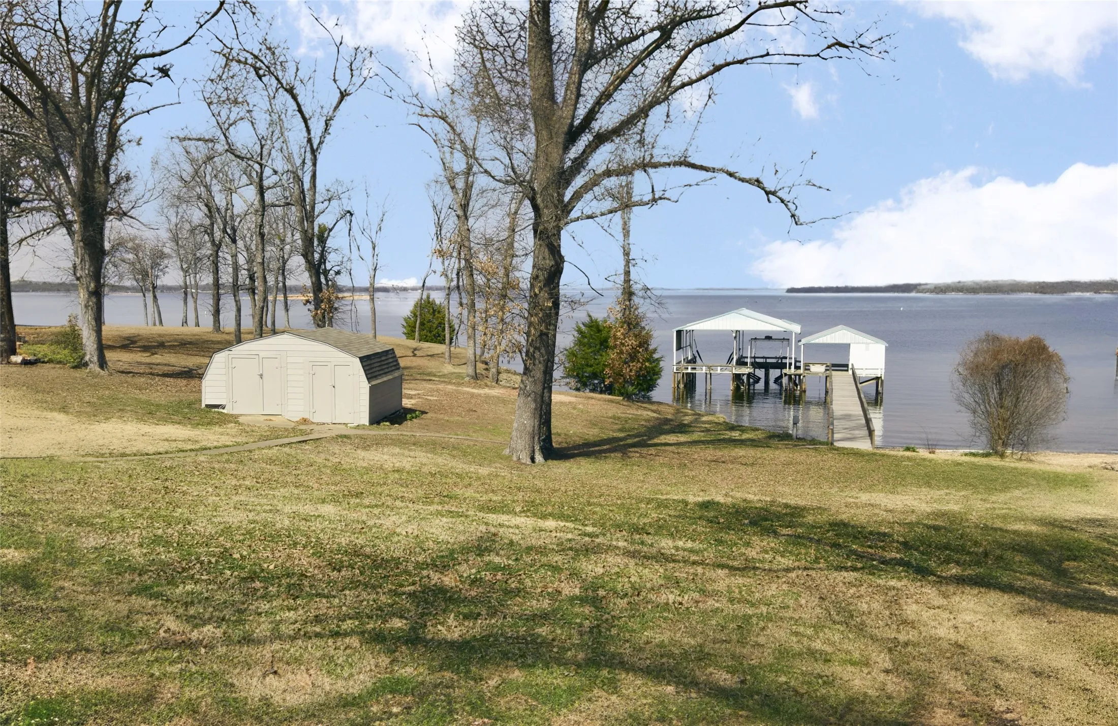 Single Family Residence For Sale in Wood County , 156 Private Road 5218, Quitman, Texas 75783, 3 Bedroom, 2 Bathroom, 4 Garage spaces, 1,631 Sqft, built in 1985, mls#21181494, Real Estate Agent in Quitman, Homes For Sale in Wood county, Homes For Sale in Quitman, Realtor in Quitman Texas, Real Estate Brokerage Independent Realty Texas, Luminita Cordes Realtor