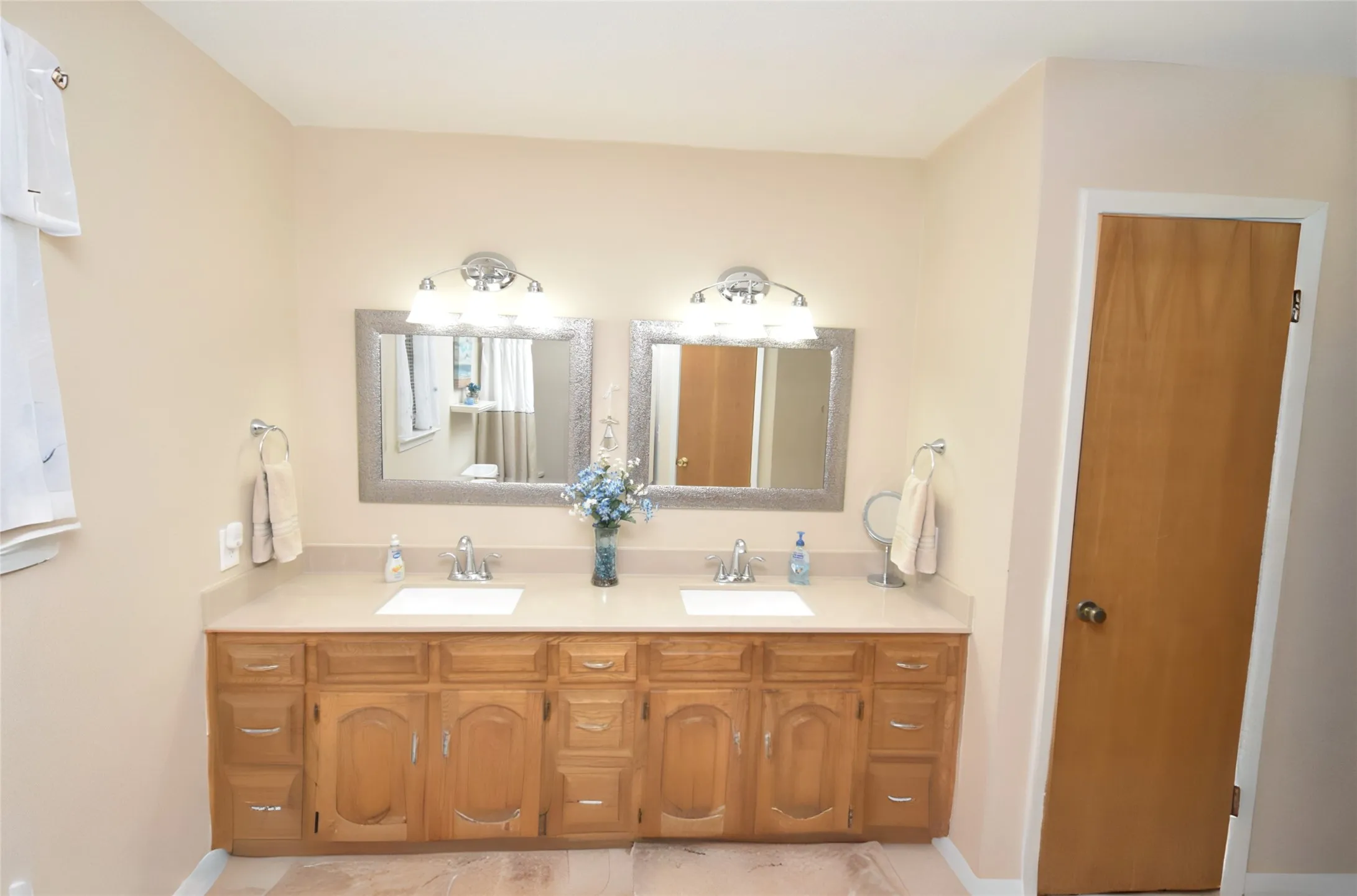 Single Family Residence For Sale in Wood County , 156 Private Road 5218, Quitman, Texas 75783, 3 Bedroom, 2 Bathroom, 4 Garage spaces, 1,631 Sqft, built in 1985, mls#21181494, Real Estate Agent in Quitman, Homes For Sale in Wood county, Homes For Sale in Quitman, Realtor in Quitman Texas, Real Estate Brokerage Independent Realty Texas, Luminita Cordes Realtor