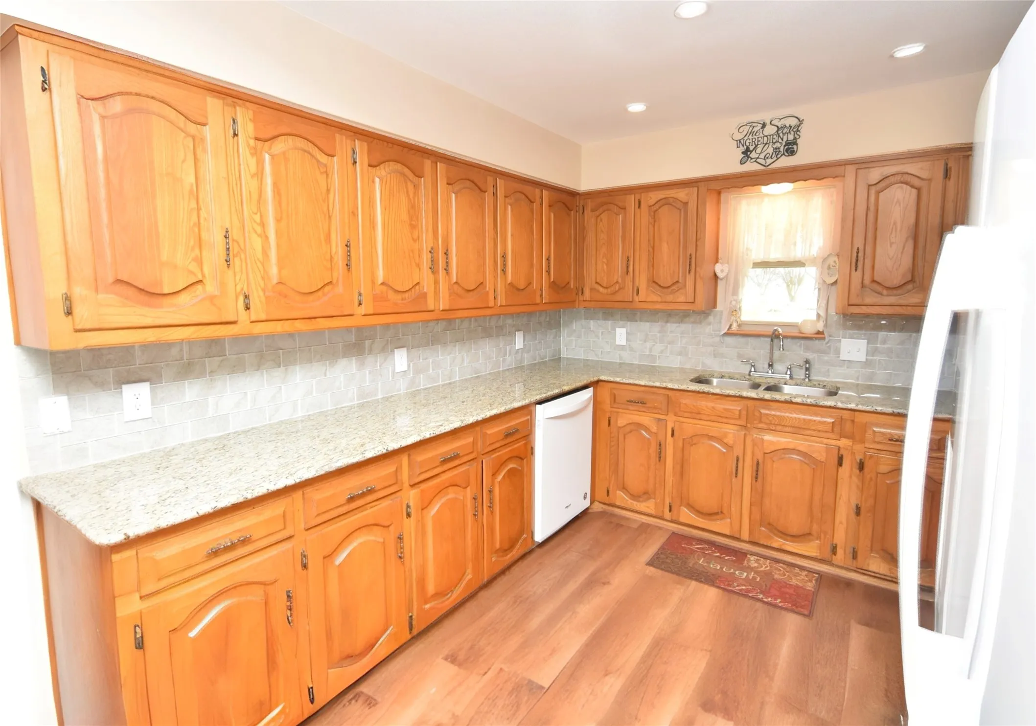 Single Family Residence For Sale in Wood County , 156 Private Road 5218, Quitman, Texas 75783, 3 Bedroom, 2 Bathroom, 4 Garage spaces, 1,631 Sqft, built in 1985, mls#21181494, Real Estate Agent in Quitman, Homes For Sale in Wood county, Homes For Sale in Quitman, Realtor in Quitman Texas, Real Estate Brokerage Independent Realty Texas, Luminita Cordes Realtor