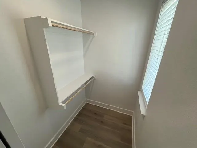 Built in shelfing in clost