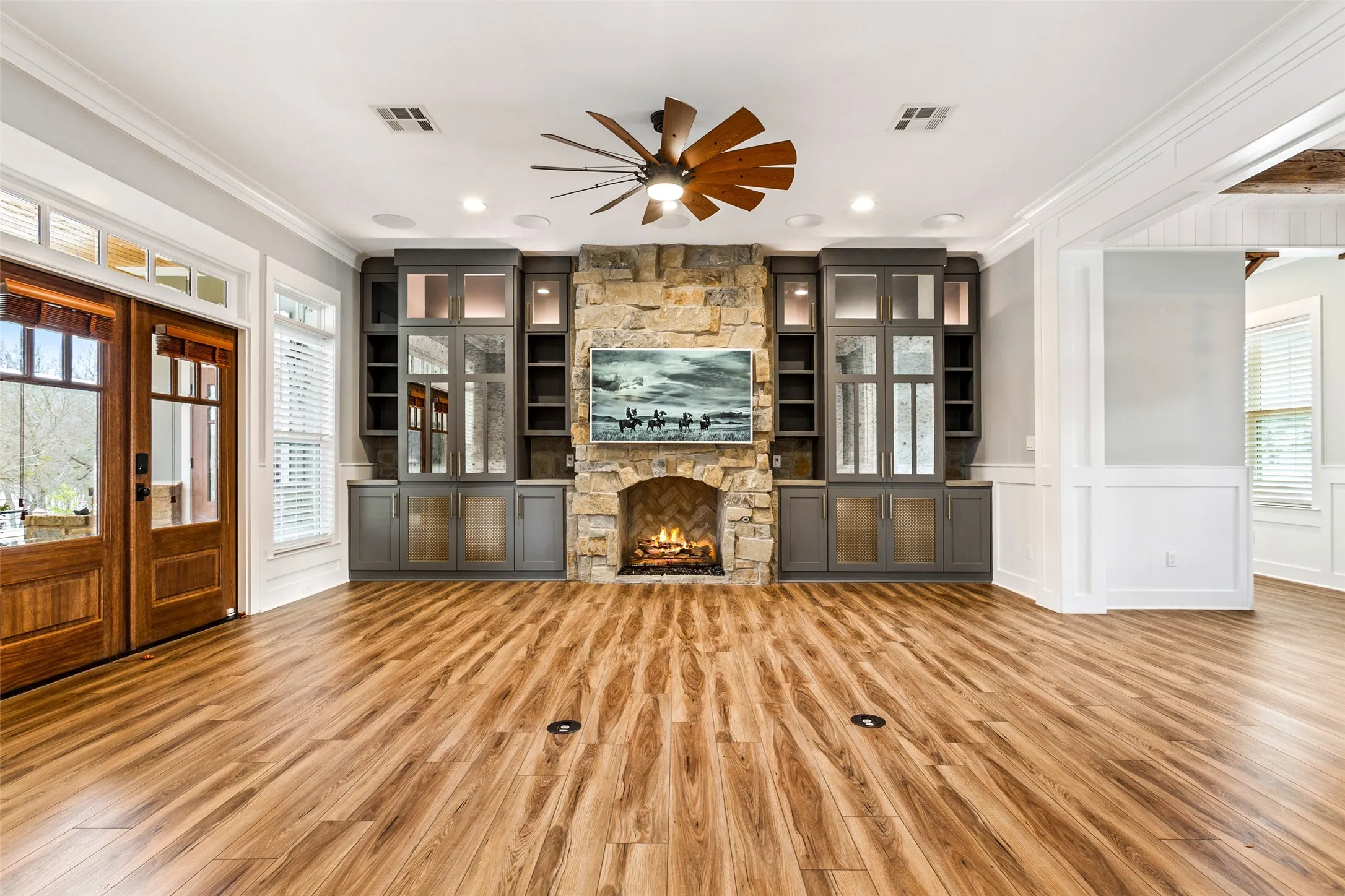 Apartment For Sale in Mc Lennan County , 17309 N Highway 6, Valley Mills, Texas 76689, 3 Bedrooms, 4 Bathrooms, 4 Garage spaces, 5,935 Sqft, built in 2019, Price $5,250,000, mls#21181322, Real Estate Agent in Valley Mills, Homes For Sale in Mc Lennan county, Homes For Sale in Valley Mills, Realtor in Valley Mills Texas, Real Estate Brokerage Independent Realty Texas, Luminita Cordes Realtor