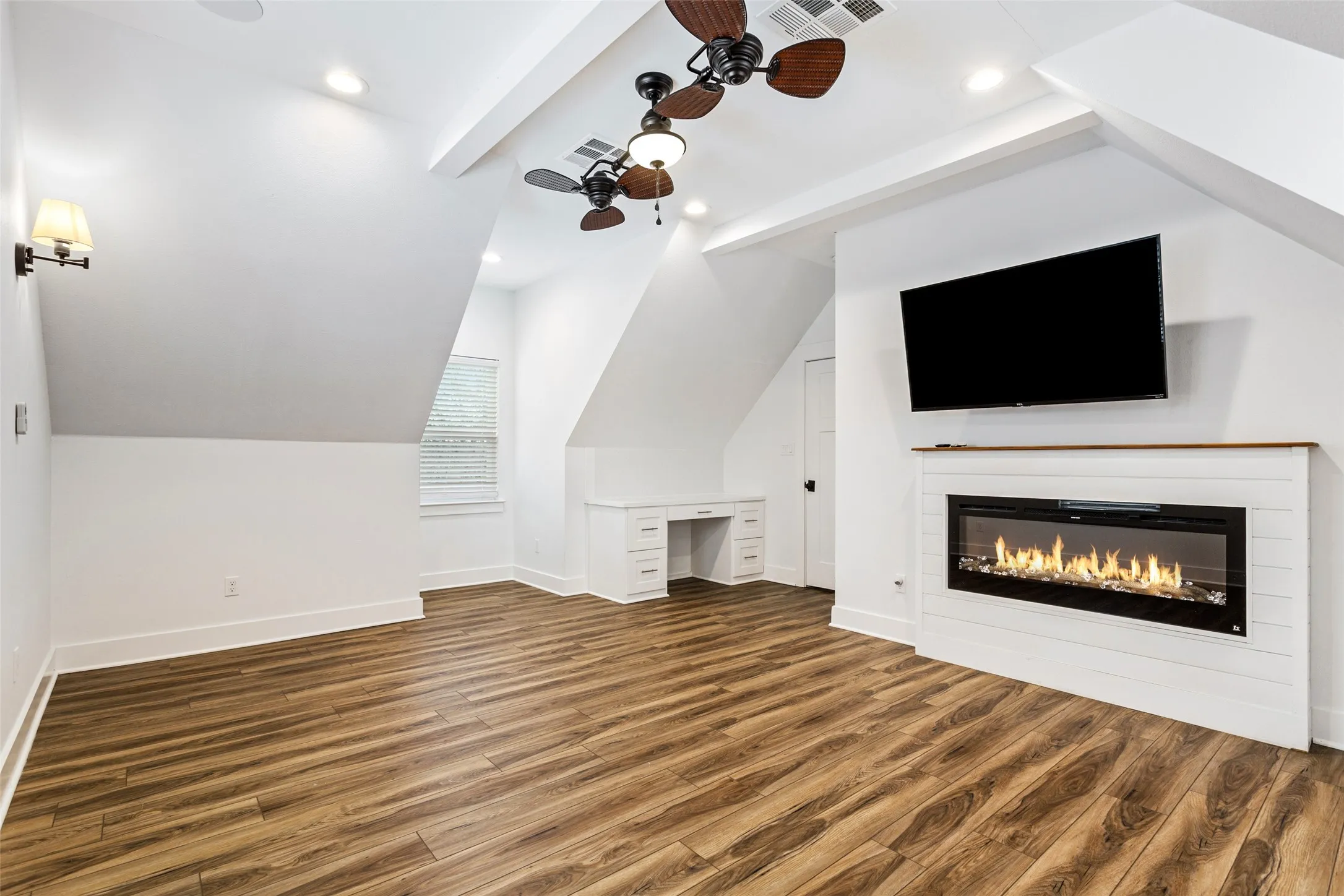 Apartment For Sale in Mc Lennan County , 17309 N Highway 6, Valley Mills, Texas 76689, 3 Bedrooms, 4 Bathrooms, 4 Garage spaces, 5,935 Sqft, built in 2019, Price $5,250,000, mls#21181322, Real Estate Agent in Valley Mills, Homes For Sale in Mc Lennan county, Homes For Sale in Valley Mills, Realtor in Valley Mills Texas, Real Estate Brokerage Independent Realty Texas, Luminita Cordes Realtor