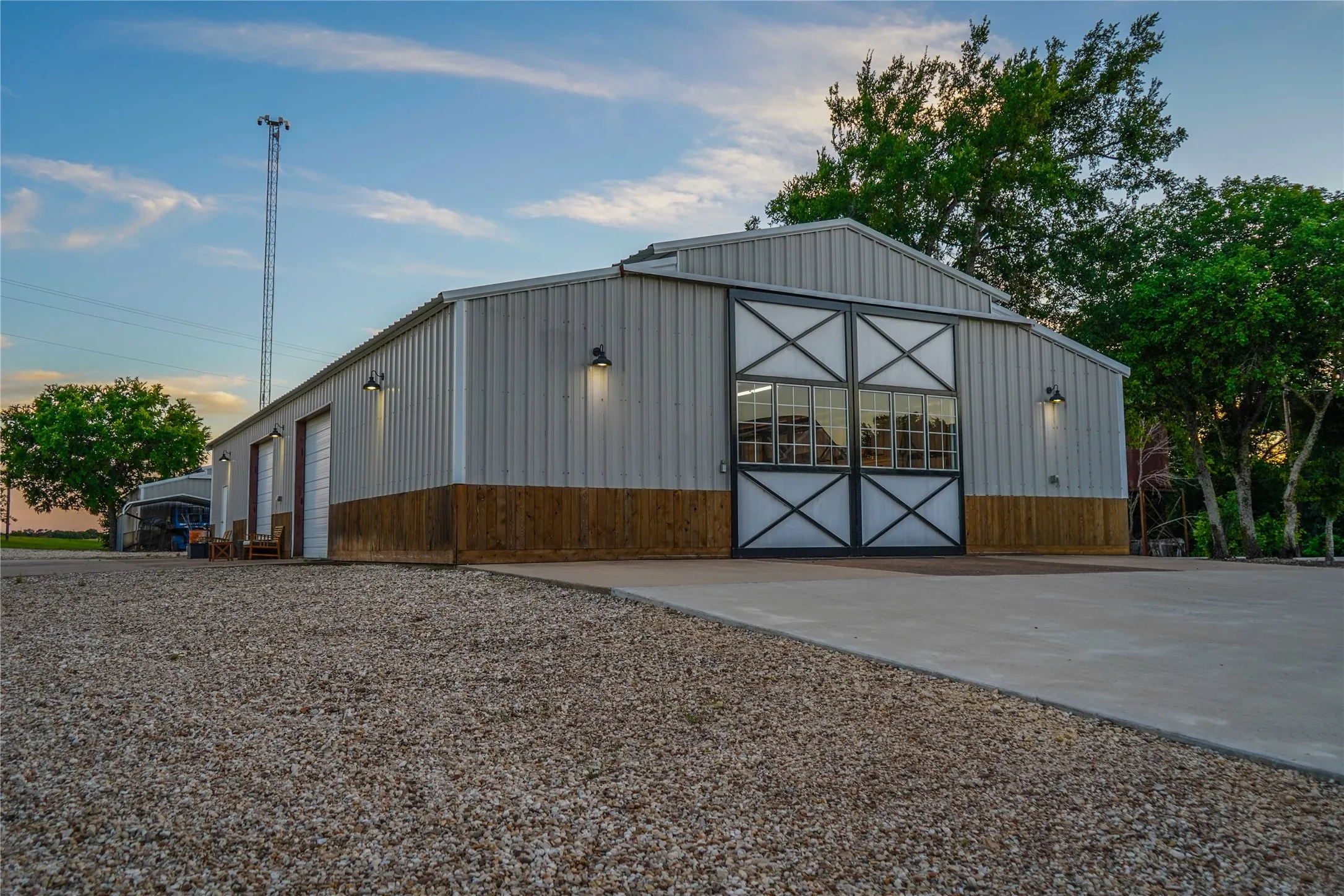 Apartment For Sale in Mc Lennan County , 17309 N Highway 6, Valley Mills, Texas 76689, 3 Bedrooms, 4 Bathrooms, 4 Garage spaces, 5,935 Sqft, built in 2019, Price $5,250,000, mls#21181322, Real Estate Agent in Valley Mills, Homes For Sale in Mc Lennan county, Homes For Sale in Valley Mills, Realtor in Valley Mills Texas, Real Estate Brokerage Independent Realty Texas, Luminita Cordes Realtor