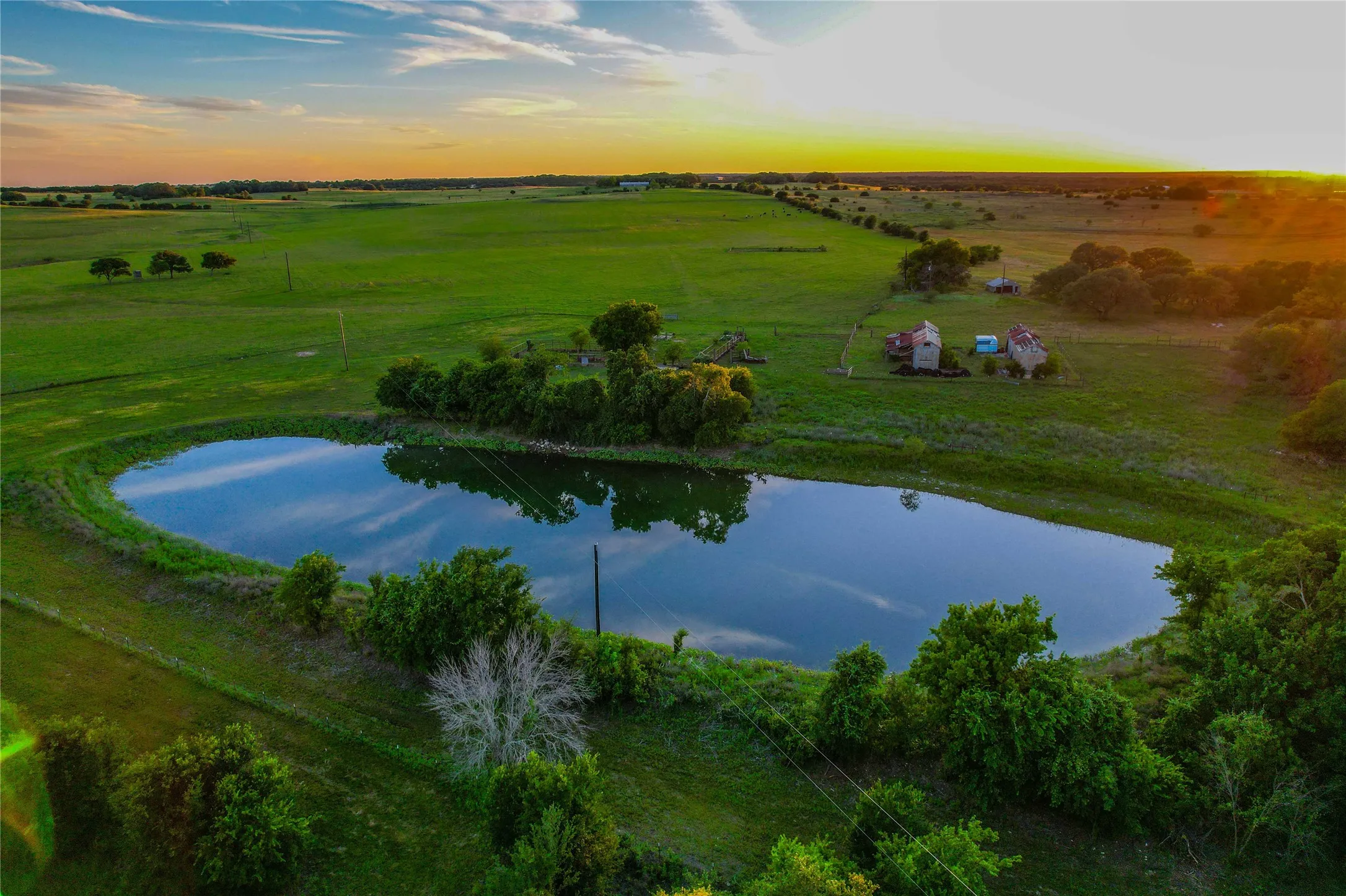 Apartment For Sale in Mc Lennan County , 17309 N Highway 6, Valley Mills, Texas 76689, 3 Bedrooms, 4 Bathrooms, 4 Garage spaces, 5,935 Sqft, built in 2019, Price $5,250,000, mls#21181322, Real Estate Agent in Valley Mills, Homes For Sale in Mc Lennan county, Homes For Sale in Valley Mills, Realtor in Valley Mills Texas, Real Estate Brokerage Independent Realty Texas, Luminita Cordes Realtor