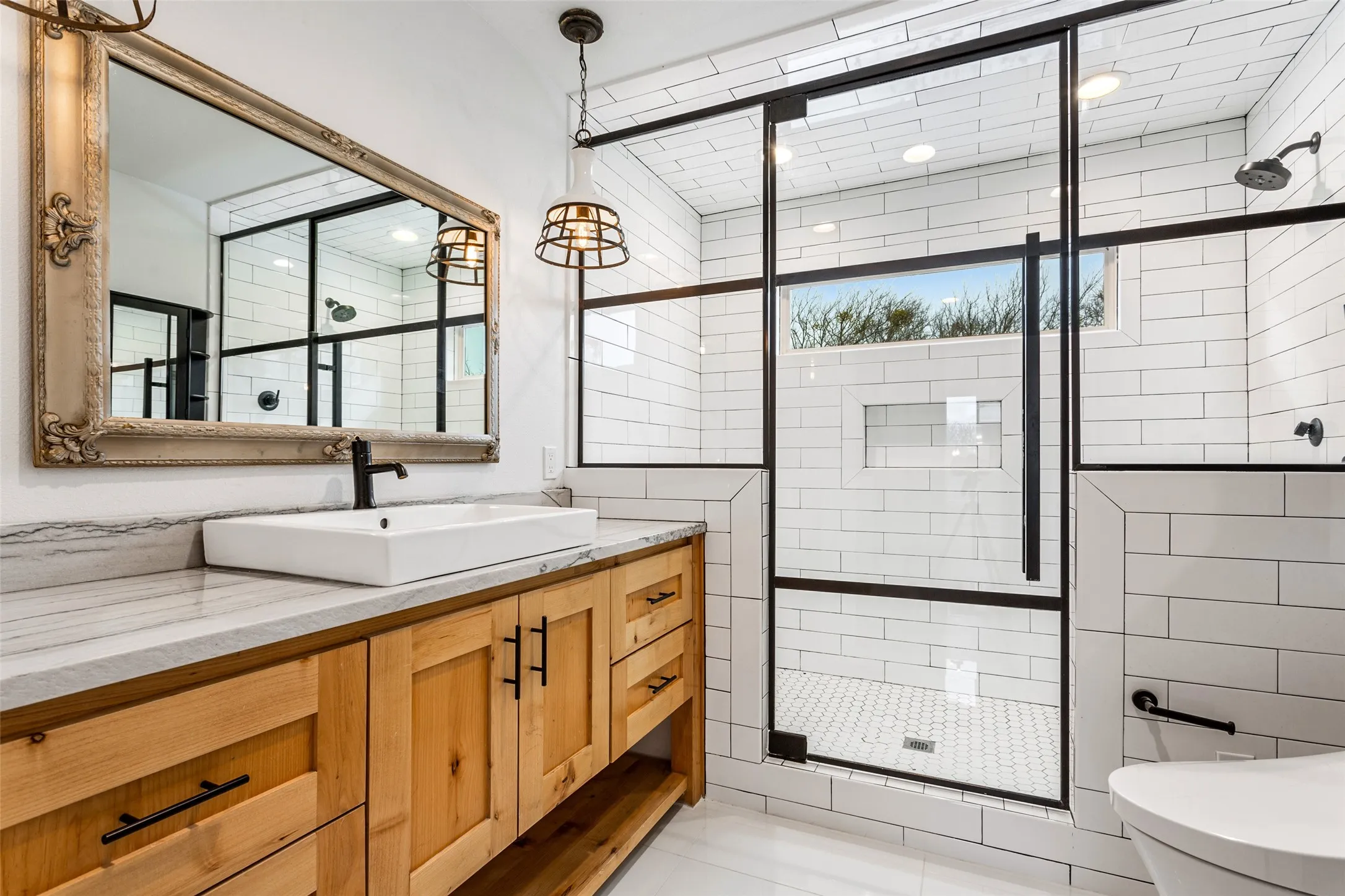 Apartment For Sale in Mc Lennan County , 17309 N Highway 6, Valley Mills, Texas 76689, 3 Bedrooms, 4 Bathrooms, 4 Garage spaces, 5,935 Sqft, built in 2019, Price $5,250,000, mls#21181322, Real Estate Agent in Valley Mills, Homes For Sale in Mc Lennan county, Homes For Sale in Valley Mills, Realtor in Valley Mills Texas, Real Estate Brokerage Independent Realty Texas, Luminita Cordes Realtor