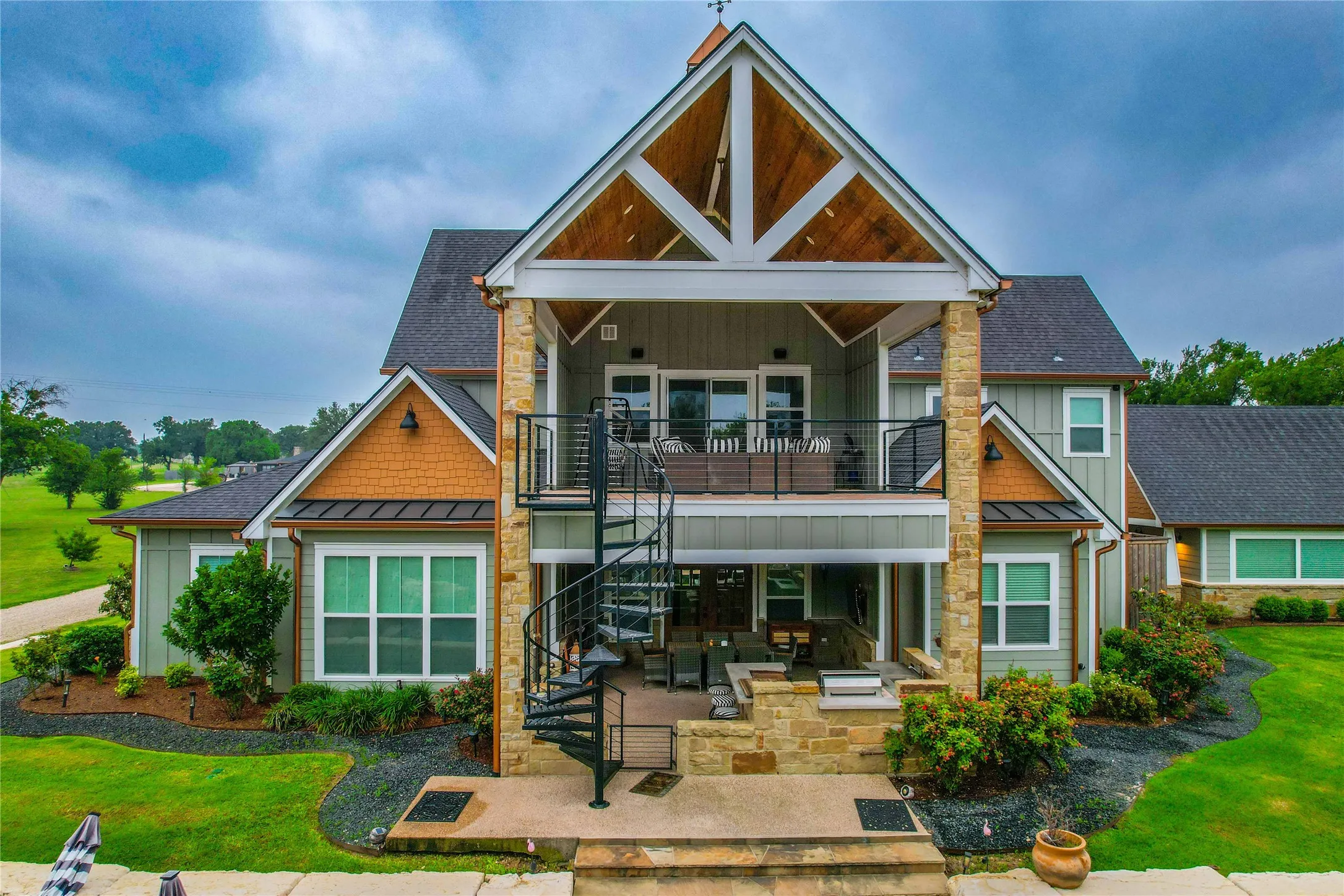 Apartment For Sale in Mc Lennan County , 17309 N Highway 6, Valley Mills, Texas 76689, 3 Bedrooms, 4 Bathrooms, 4 Garage spaces, 5,935 Sqft, built in 2019, Price $5,250,000, mls#21181322, Real Estate Agent in Valley Mills, Homes For Sale in Mc Lennan county, Homes For Sale in Valley Mills, Realtor in Valley Mills Texas, Real Estate Brokerage Independent Realty Texas, Luminita Cordes Realtor