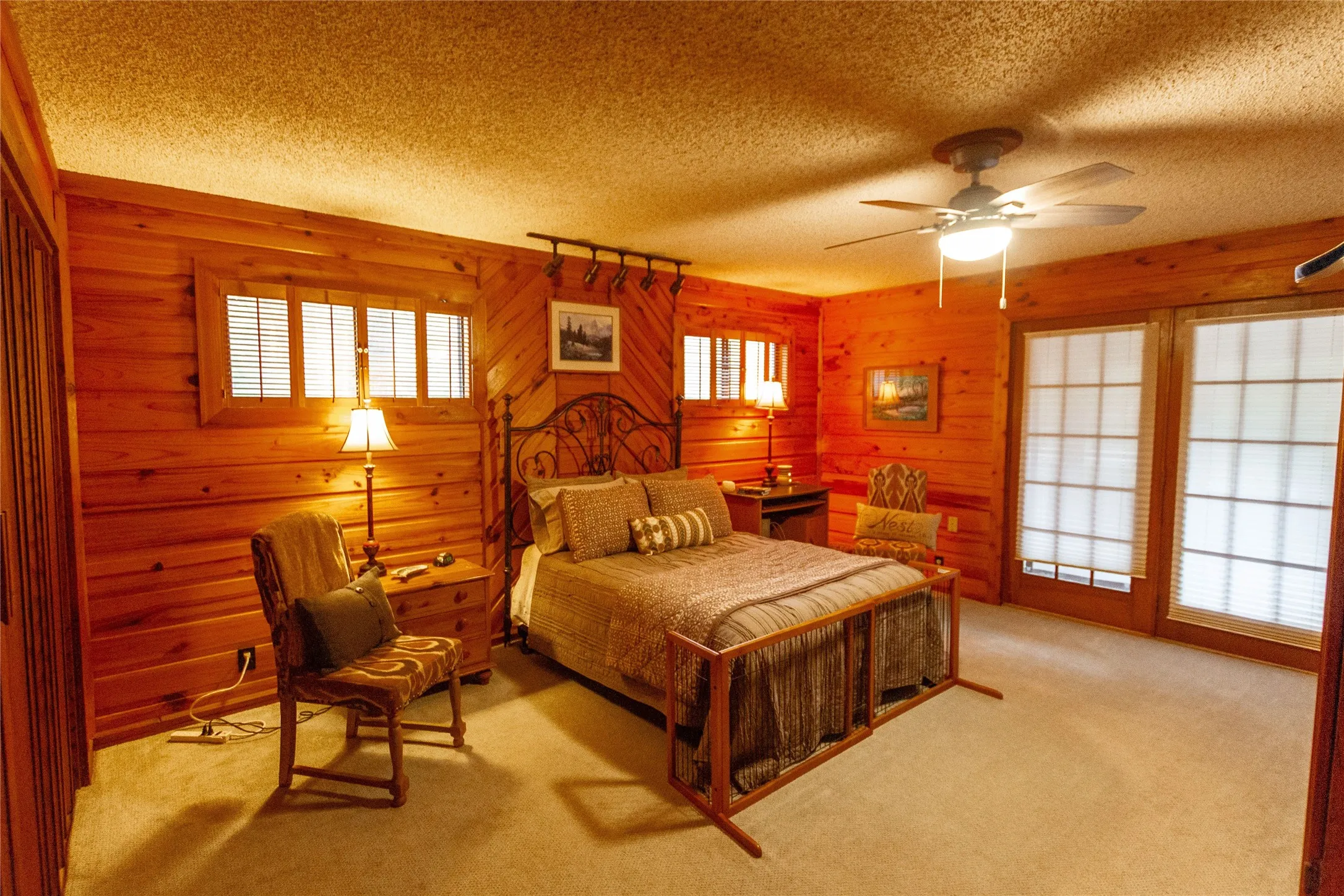 Single Family Residence For Sale in Cherokee County , 115 Lago Vista Lane, Jacksonville, Texas 75766, 3 Bedroom, 2 Bathroom, 2 Garage spaces, 2,440 Sqft, built in 1978, Preowned, mls#21182315, Real Estate Agent in Jacksonville, Homes For Sale in Cherokee county, Homes For Sale in Jacksonville, Realtor in Jacksonville Texas, Real Estate Brokerage Independent Realty Texas, Luminita Cordes Realtor