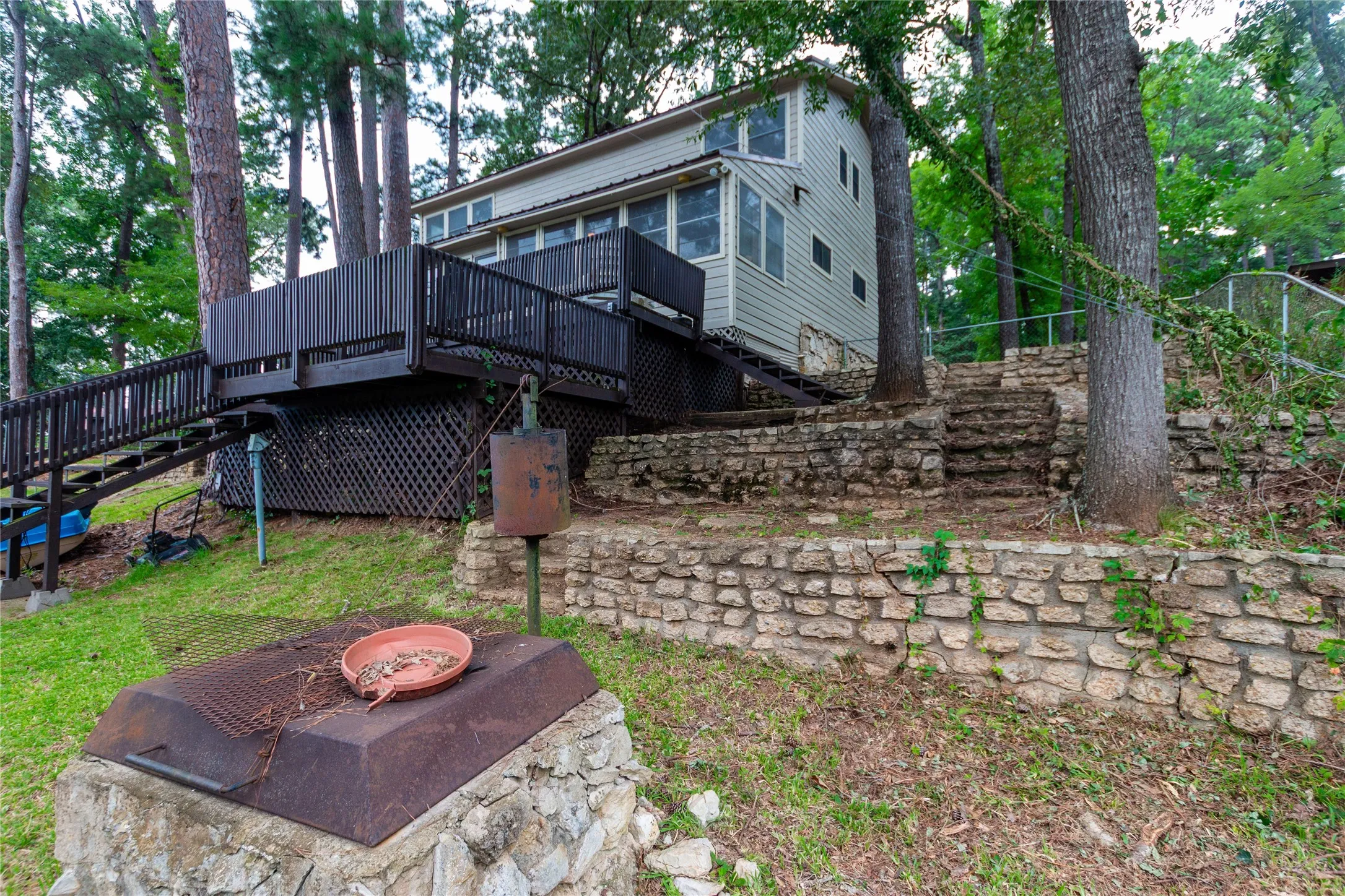 Single Family Residence For Sale in Cherokee County , 115 Lago Vista Lane, Jacksonville, Texas 75766, 3 Bedroom, 2 Bathroom, 2 Garage spaces, 2,440 Sqft, built in 1978, Preowned, mls#21182315, Real Estate Agent in Jacksonville, Homes For Sale in Cherokee county, Homes For Sale in Jacksonville, Realtor in Jacksonville Texas, Real Estate Brokerage Independent Realty Texas, Luminita Cordes Realtor