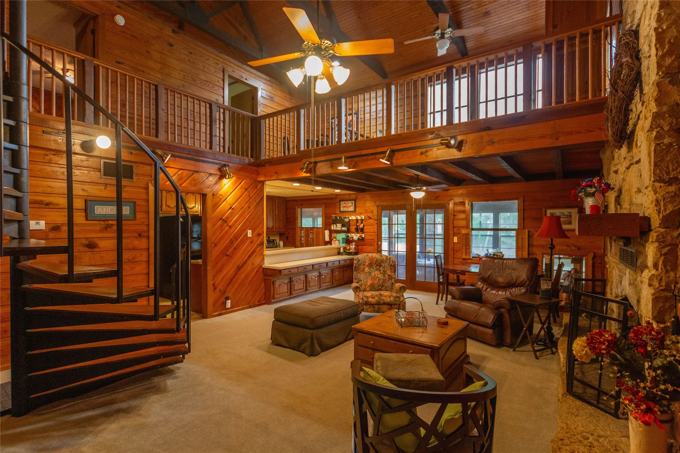 Single Family Residence For Sale in Cherokee County , 115 Lago Vista Lane, Jacksonville, Texas 75766, 3 Bedroom, 2 Bathroom, 2 Garage spaces, 2,440 Sqft, built in 1978, Preowned, mls#21182315, Real Estate Agent in Jacksonville, Homes For Sale in Cherokee county, Homes For Sale in Jacksonville, Realtor in Jacksonville Texas, Real Estate Brokerage Independent Realty Texas, Luminita Cordes Realtor