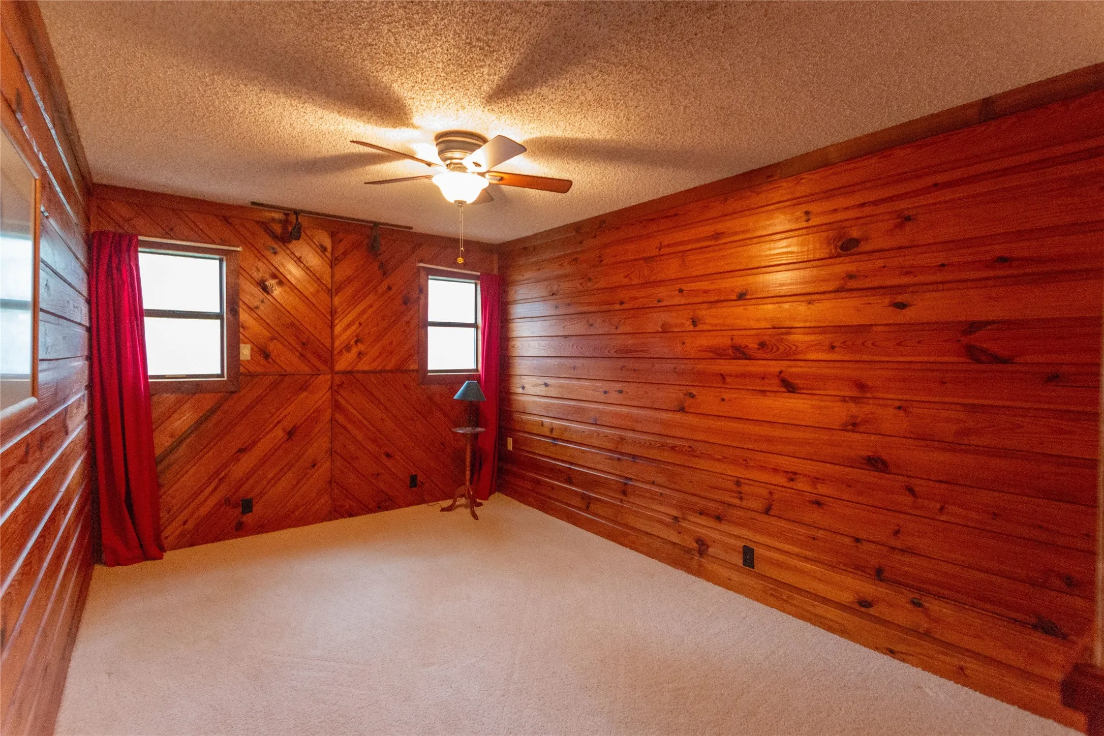 Single Family Residence For Sale in Cherokee County , 115 Lago Vista Lane, Jacksonville, Texas 75766, 3 Bedroom, 2 Bathroom, 2 Garage spaces, 2,440 Sqft, built in 1978, Preowned, mls#21182315, Real Estate Agent in Jacksonville, Homes For Sale in Cherokee county, Homes For Sale in Jacksonville, Realtor in Jacksonville Texas, Real Estate Brokerage Independent Realty Texas, Luminita Cordes Realtor