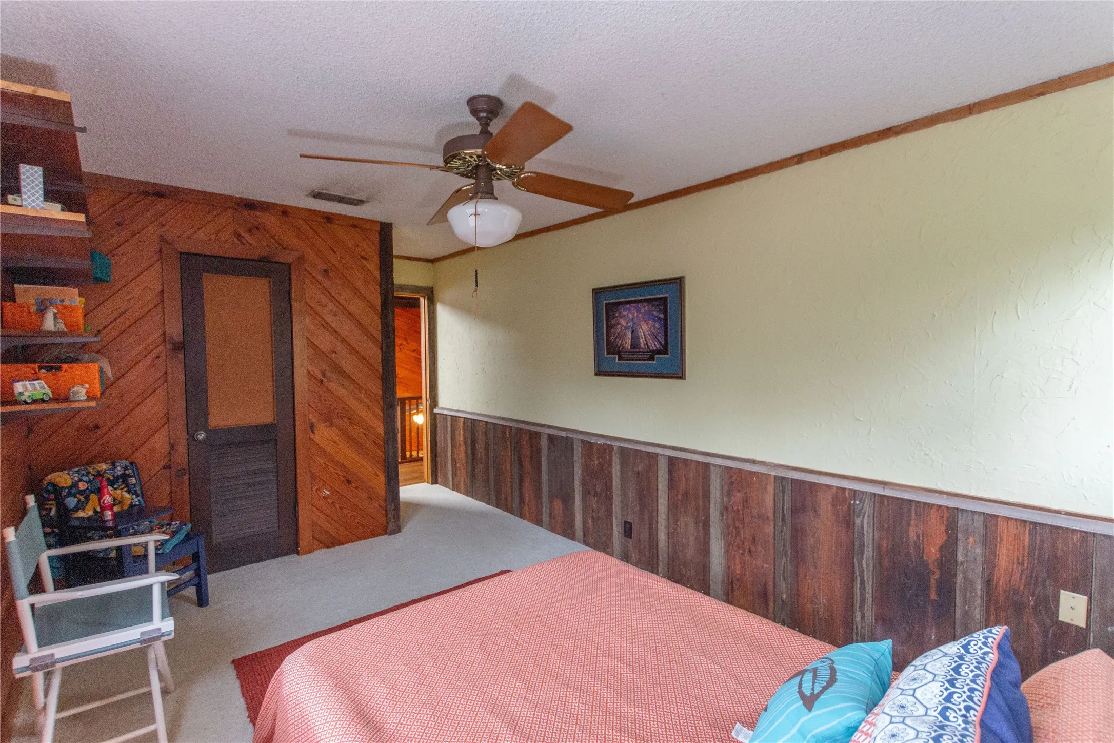 Single Family Residence For Sale in Cherokee County , 115 Lago Vista Lane, Jacksonville, Texas 75766, 3 Bedroom, 2 Bathroom, 2 Garage spaces, 2,440 Sqft, built in 1978, Preowned, mls#21182315, Real Estate Agent in Jacksonville, Homes For Sale in Cherokee county, Homes For Sale in Jacksonville, Realtor in Jacksonville Texas, Real Estate Brokerage Independent Realty Texas, Luminita Cordes Realtor