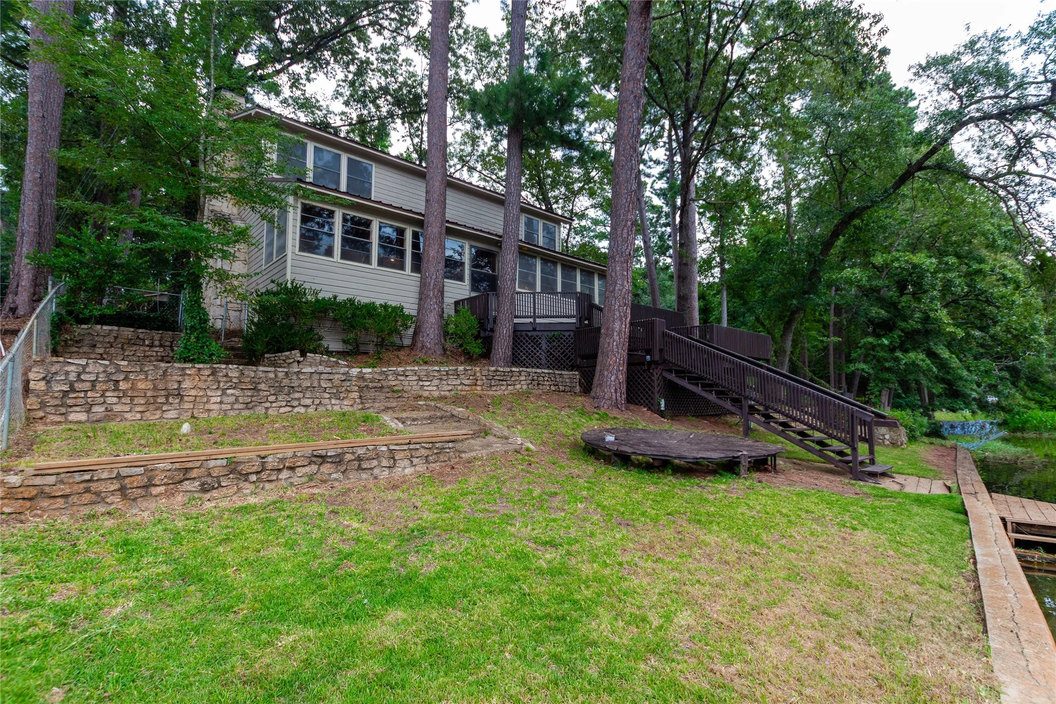 Single Family Residence For Sale in Cherokee County , 115 Lago Vista Lane, Jacksonville, Texas 75766, 3 Bedroom, 2 Bathroom, 2 Garage spaces, 2,440 Sqft, built in 1978, Preowned, mls#21182315, Real Estate Agent in Jacksonville, Homes For Sale in Cherokee county, Homes For Sale in Jacksonville, Realtor in Jacksonville Texas, Real Estate Brokerage Independent Realty Texas, Luminita Cordes Realtor
