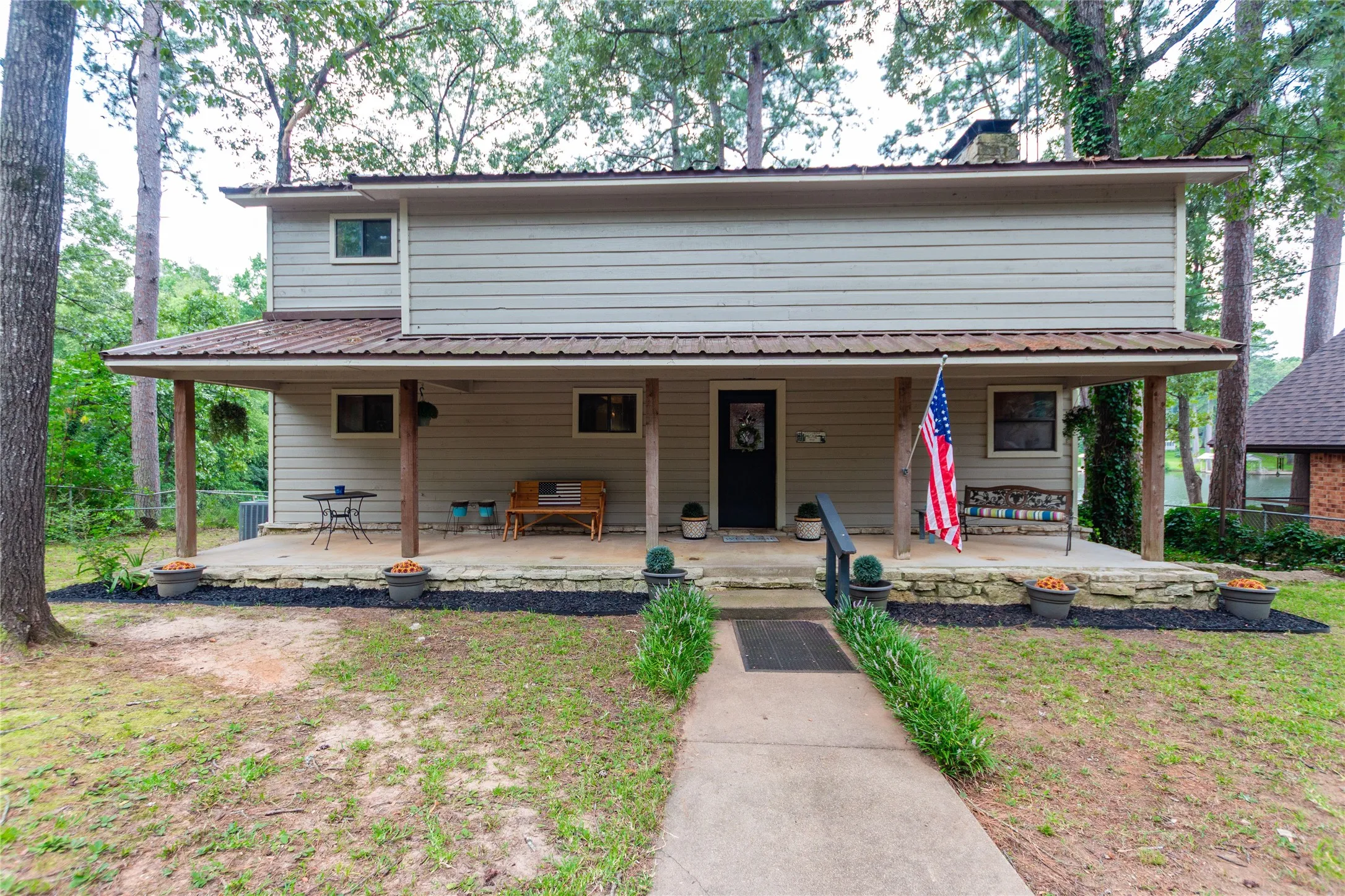 Single Family Residence For Sale in Cherokee County , 115 Lago Vista Lane, Jacksonville, Texas 75766, 3 Bedroom, 2 Bathroom, 2 Garage spaces, 2,440 Sqft, built in 1978, Preowned, mls#21182315, Real Estate Agent in Jacksonville, Homes For Sale in Cherokee county, Homes For Sale in Jacksonville, Realtor in Jacksonville Texas, Real Estate Brokerage Independent Realty Texas, Luminita Cordes Realtor