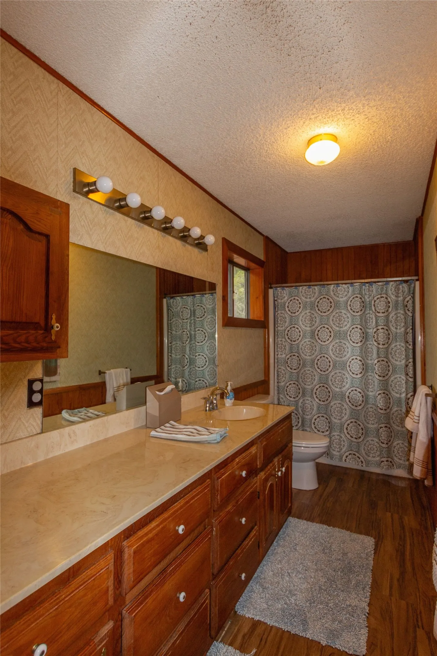 Single Family Residence For Sale in Cherokee County , 115 Lago Vista Lane, Jacksonville, Texas 75766, 3 Bedroom, 2 Bathroom, 2 Garage spaces, 2,440 Sqft, built in 1978, Preowned, mls#21182315, Real Estate Agent in Jacksonville, Homes For Sale in Cherokee county, Homes For Sale in Jacksonville, Realtor in Jacksonville Texas, Real Estate Brokerage Independent Realty Texas, Luminita Cordes Realtor