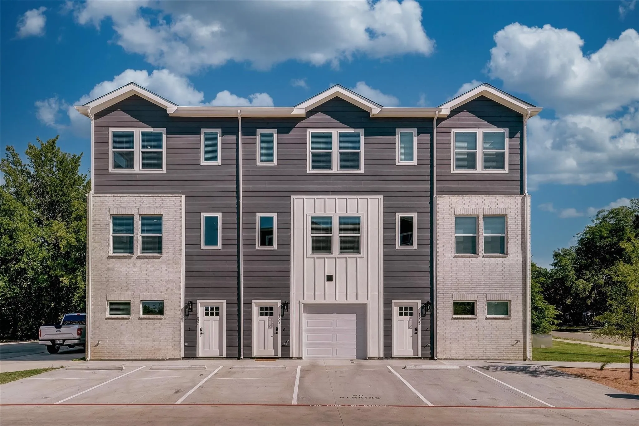 Townhouse For Rent in Erath County , 422 S Lillian Street S, Stephenville, Texas 76401, 4 Bedroom, 4 Bathroom, 1 Garage spaces, 2,373 Sqft, built in 2025, New Construction - Incomplete, mls#21182341, Real Estate Agent in Stephenville, Homes For Rent in Erath county, Homes For Rent in Stephenville, Realtor in Stephenville Texas, Real Estate Brokerage Independent Realty Texas, Luminita Cordes Realtor