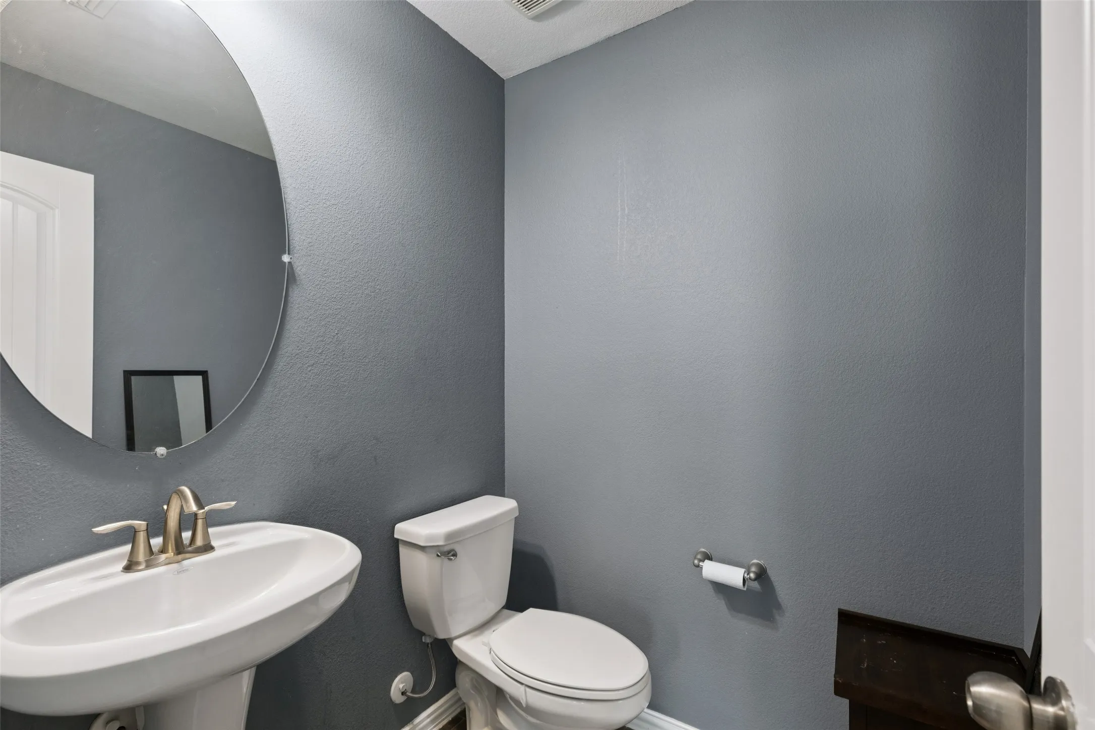 Single Family Residence For Sale in Denton County , 14740 Rocky Face Lane, Fort Worth, Texas 76052, 4 Bedroom, 4 Bathroom, 2 Garage spaces, 3,007 Sqft, built in 2017, Preowned, mls#21181521, Real Estate Agent in Fort Worth, Homes For Sale in Denton county, Homes For Sale in Fort Worth, Realtor in Fort Worth Texas, Real Estate Brokerage Independent Realty Texas, Luminita Cordes Realtor