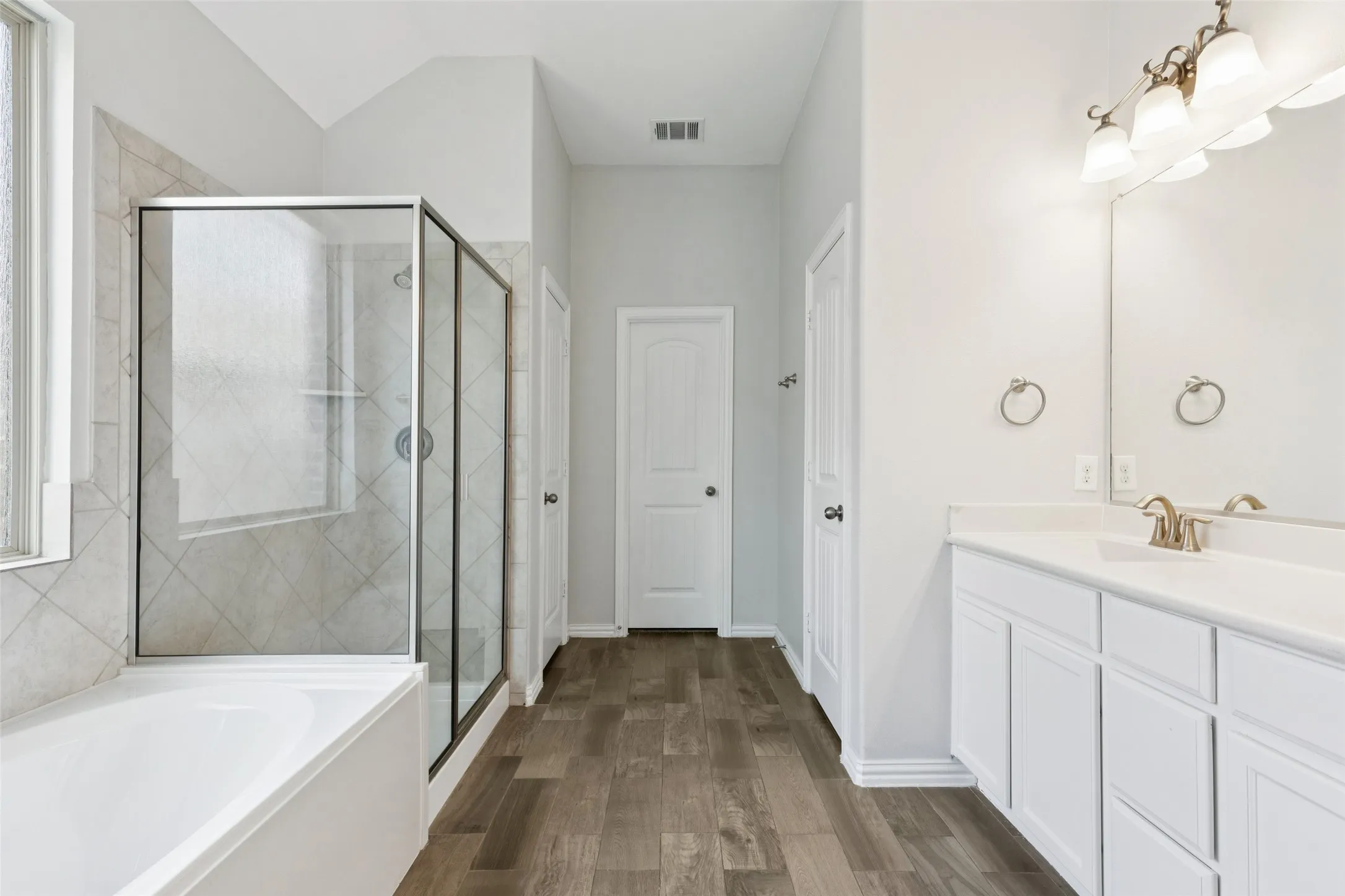 Single Family Residence For Sale in Denton County , 14740 Rocky Face Lane, Fort Worth, Texas 76052, 4 Bedroom, 4 Bathroom, 2 Garage spaces, 3,007 Sqft, built in 2017, Preowned, mls#21181521, Real Estate Agent in Fort Worth, Homes For Sale in Denton county, Homes For Sale in Fort Worth, Realtor in Fort Worth Texas, Real Estate Brokerage Independent Realty Texas, Luminita Cordes Realtor