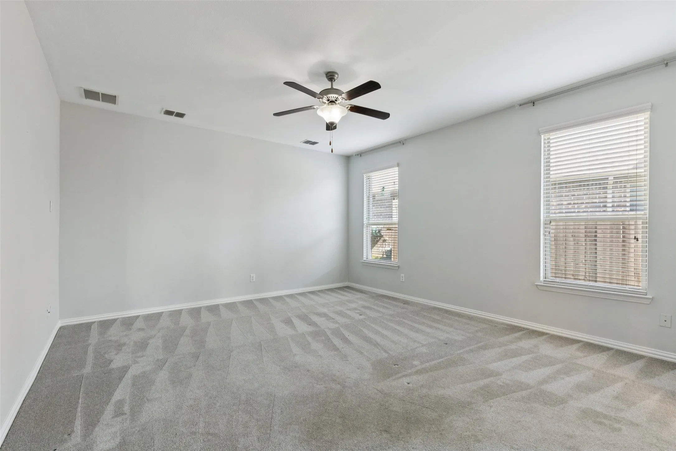 Single Family Residence For Sale in Denton County , 14740 Rocky Face Lane, Fort Worth, Texas 76052, 4 Bedroom, 4 Bathroom, 2 Garage spaces, 3,007 Sqft, built in 2017, Preowned, mls#21181521, Real Estate Agent in Fort Worth, Homes For Sale in Denton county, Homes For Sale in Fort Worth, Realtor in Fort Worth Texas, Real Estate Brokerage Independent Realty Texas, Luminita Cordes Realtor
