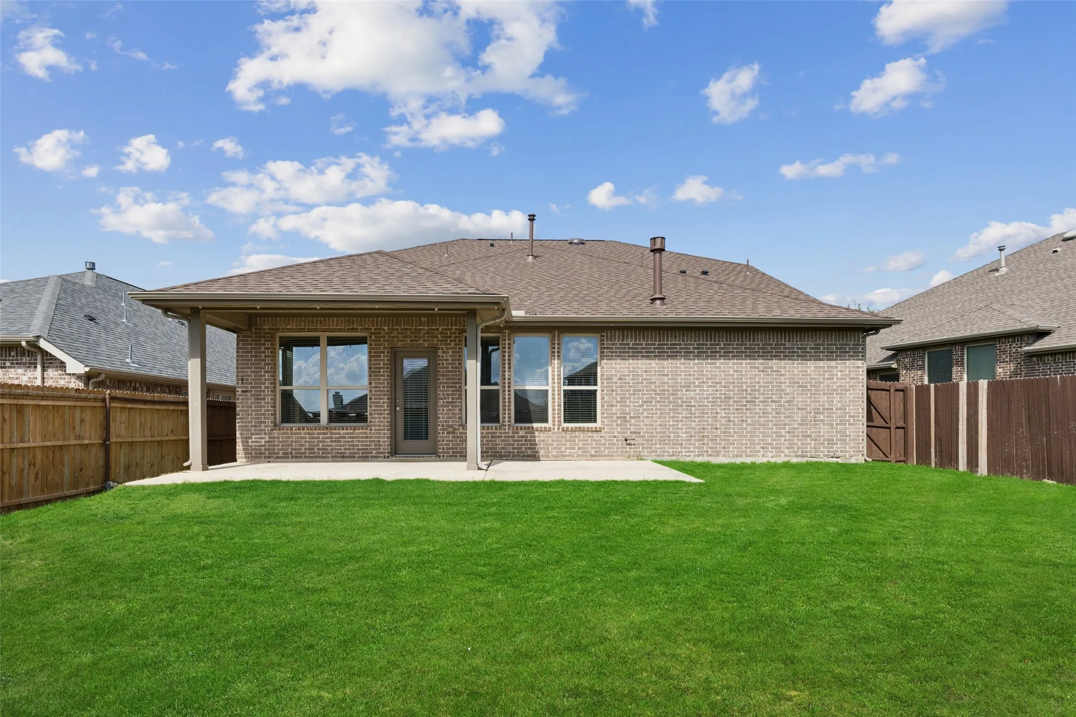 Single Family Residence For Sale in Denton County , 14740 Rocky Face Lane, Fort Worth, Texas 76052, 4 Bedroom, 4 Bathroom, 2 Garage spaces, 3,007 Sqft, built in 2017, Preowned, mls#21181521, Real Estate Agent in Fort Worth, Homes For Sale in Denton county, Homes For Sale in Fort Worth, Realtor in Fort Worth Texas, Real Estate Brokerage Independent Realty Texas, Luminita Cordes Realtor