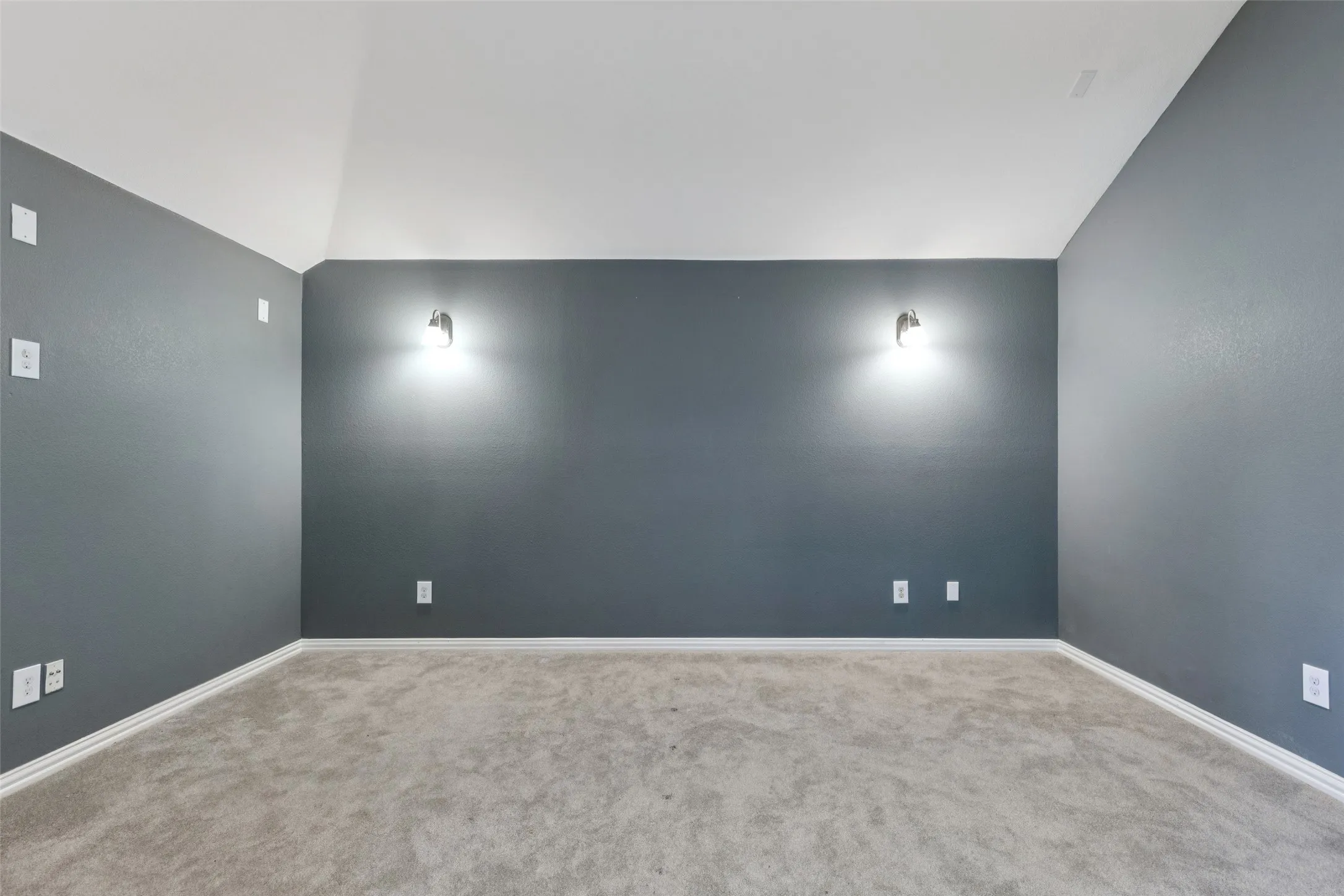 Single Family Residence For Sale in Denton County , 14740 Rocky Face Lane, Fort Worth, Texas 76052, 4 Bedroom, 4 Bathroom, 2 Garage spaces, 3,007 Sqft, built in 2017, Preowned, mls#21181521, Real Estate Agent in Fort Worth, Homes For Sale in Denton county, Homes For Sale in Fort Worth, Realtor in Fort Worth Texas, Real Estate Brokerage Independent Realty Texas, Luminita Cordes Realtor
