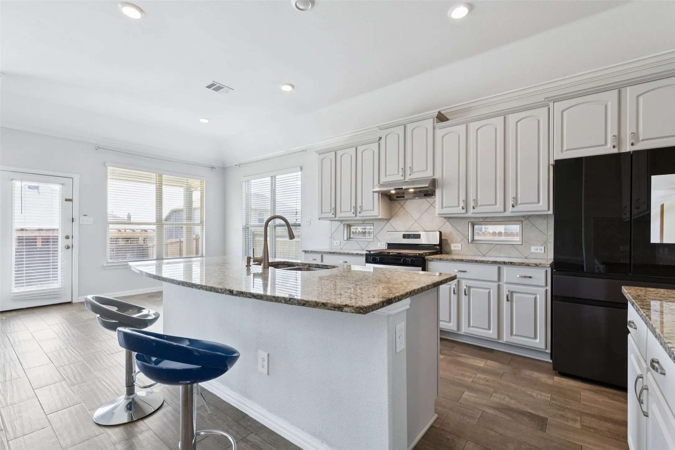 Single Family Residence For Sale in Denton County , 14740 Rocky Face Lane, Fort Worth, Texas 76052, 4 Bedroom, 4 Bathroom, 2 Garage spaces, 3,007 Sqft, built in 2017, Preowned, mls#21181521, Real Estate Agent in Fort Worth, Homes For Sale in Denton county, Homes For Sale in Fort Worth, Realtor in Fort Worth Texas, Real Estate Brokerage Independent Realty Texas, Luminita Cordes Realtor