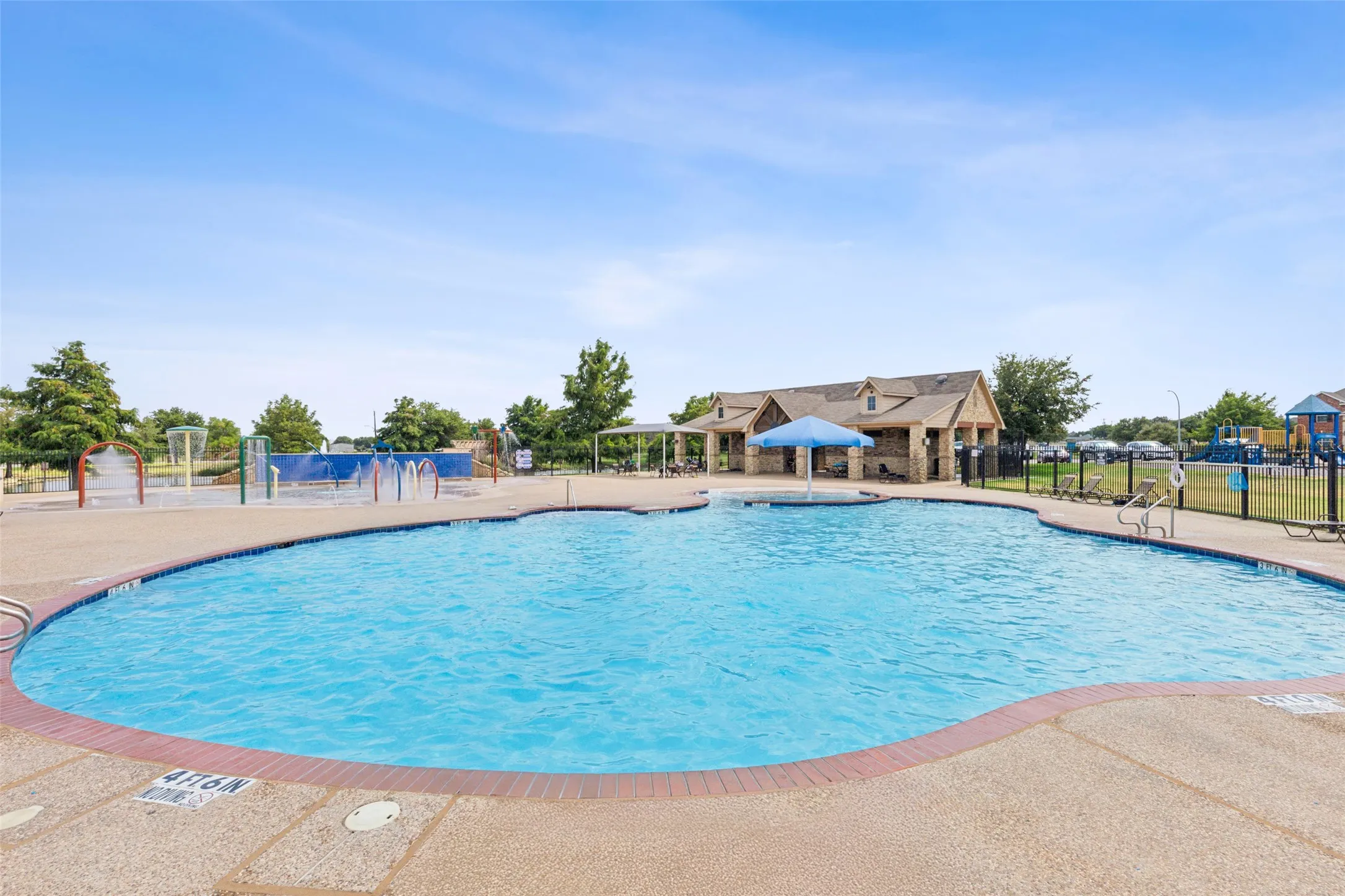 Single Family Residence For Sale in Denton County , 14740 Rocky Face Lane, Fort Worth, Texas 76052, 4 Bedroom, 4 Bathroom, 2 Garage spaces, 3,007 Sqft, built in 2017, Preowned, mls#21181521, Real Estate Agent in Fort Worth, Homes For Sale in Denton county, Homes For Sale in Fort Worth, Realtor in Fort Worth Texas, Real Estate Brokerage Independent Realty Texas, Luminita Cordes Realtor
