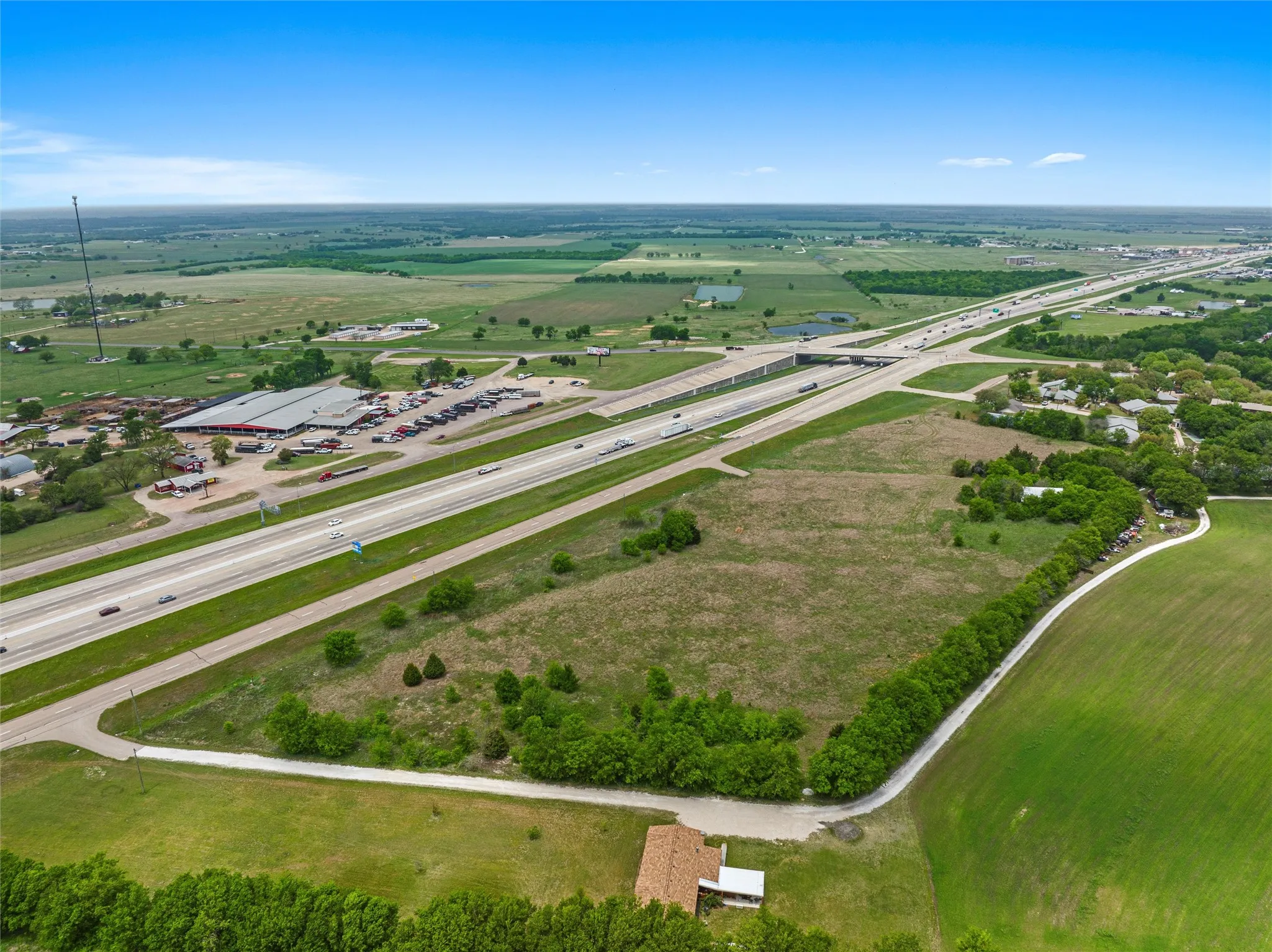 Unimproved Land For Sale in Mc Lennan County , 20694 N Interstate 35, West, Texas 76691, 0, 0, Garage spaces, 0 Sqft, built in 1960, Unknown, mls#21182022, Real Estate Agent in West, Homes For Sale in Mc Lennan county, Homes For Sale in West, Realtor in West Texas, Real Estate Brokerage Independent Realty Texas, Luminita Cordes Realtor