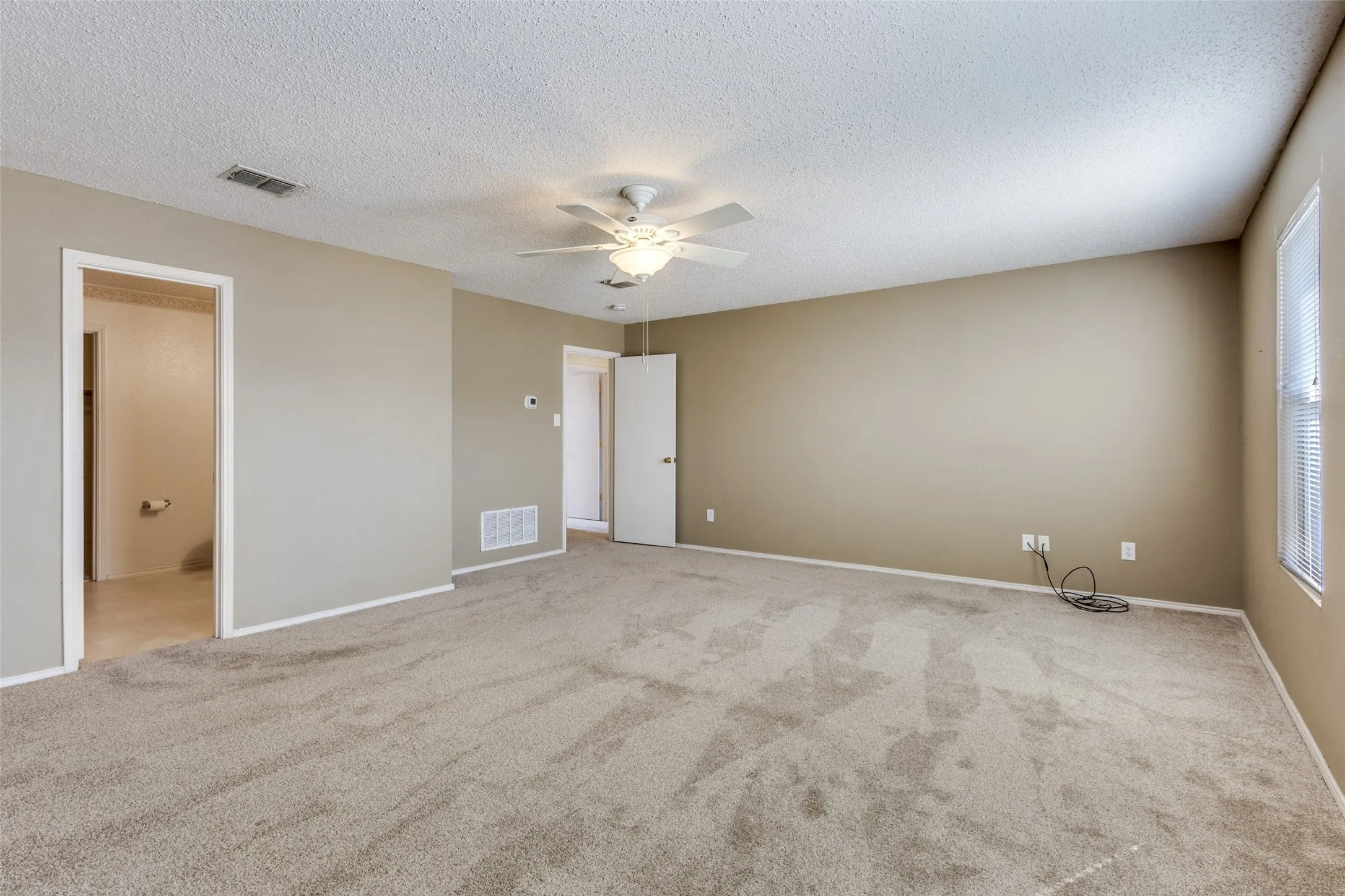 Single Family Residence For Sale in Collin County , 2532 Timberbrook Trail, Mc Kinney, Texas 75071, 4 Bedroom, 3 Bathroom, 2 Garage spaces, 2,307 Sqft, built in 2001, Preowned, mls#21180182, Real Estate Agent in Mc Kinney, Homes For Sale in Collin county, Homes For Sale in Mc Kinney, Realtor in Mc Kinney Texas, Real Estate Brokerage Independent Realty Texas, Luminita Cordes Realtor