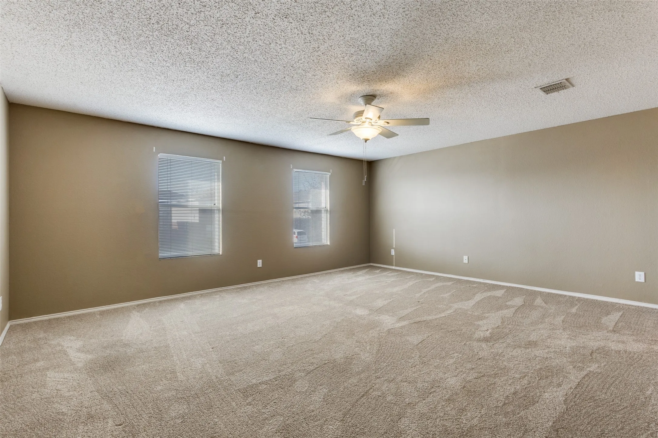 Single Family Residence For Sale in Collin County , 2532 Timberbrook Trail, Mc Kinney, Texas 75071, 4 Bedroom, 3 Bathroom, 2 Garage spaces, 2,307 Sqft, built in 2001, Preowned, mls#21180182, Real Estate Agent in Mc Kinney, Homes For Sale in Collin county, Homes For Sale in Mc Kinney, Realtor in Mc Kinney Texas, Real Estate Brokerage Independent Realty Texas, Luminita Cordes Realtor