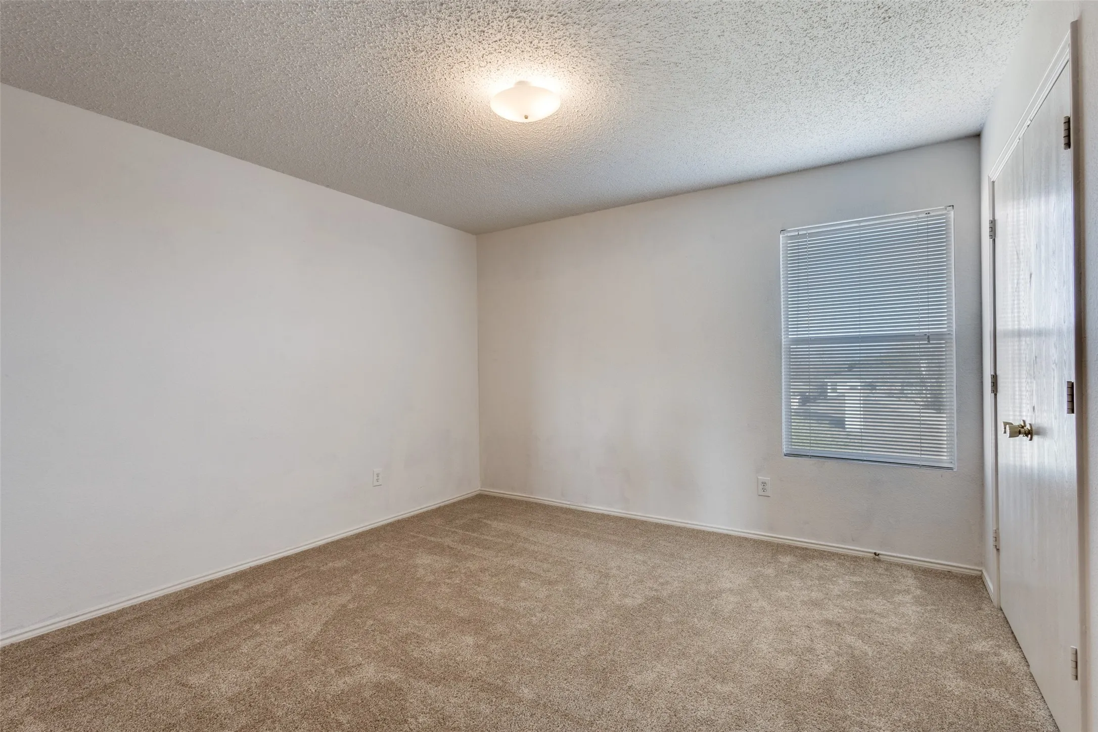 Single Family Residence For Sale in Collin County , 2532 Timberbrook Trail, Mc Kinney, Texas 75071, 4 Bedroom, 3 Bathroom, 2 Garage spaces, 2,307 Sqft, built in 2001, Preowned, mls#21180182, Real Estate Agent in Mc Kinney, Homes For Sale in Collin county, Homes For Sale in Mc Kinney, Realtor in Mc Kinney Texas, Real Estate Brokerage Independent Realty Texas, Luminita Cordes Realtor
