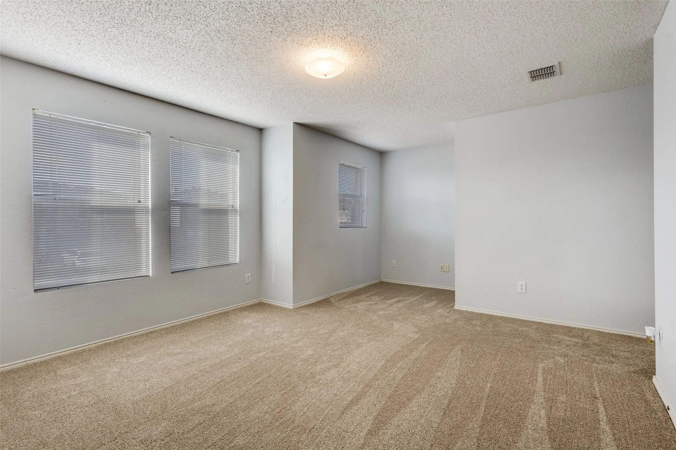 Single Family Residence For Sale in Collin County , 2532 Timberbrook Trail, Mc Kinney, Texas 75071, 4 Bedroom, 3 Bathroom, 2 Garage spaces, 2,307 Sqft, built in 2001, Preowned, mls#21180182, Real Estate Agent in Mc Kinney, Homes For Sale in Collin county, Homes For Sale in Mc Kinney, Realtor in Mc Kinney Texas, Real Estate Brokerage Independent Realty Texas, Luminita Cordes Realtor
