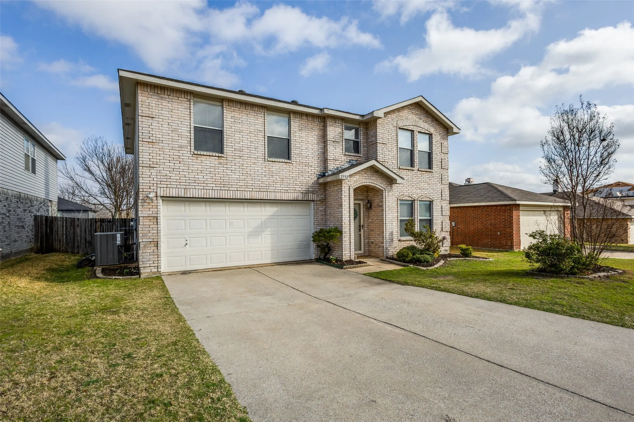 Single Family Residence For Sale in Collin County , 2532 Timberbrook Trail, Mc Kinney, Texas 75071, 4 Bedroom, 3 Bathroom, 2 Garage spaces, 2,307 Sqft, built in 2001, Preowned, mls#21180182, Real Estate Agent in Mc Kinney, Homes For Sale in Collin county, Homes For Sale in Mc Kinney, Realtor in Mc Kinney Texas, Real Estate Brokerage Independent Realty Texas, Luminita Cordes Realtor