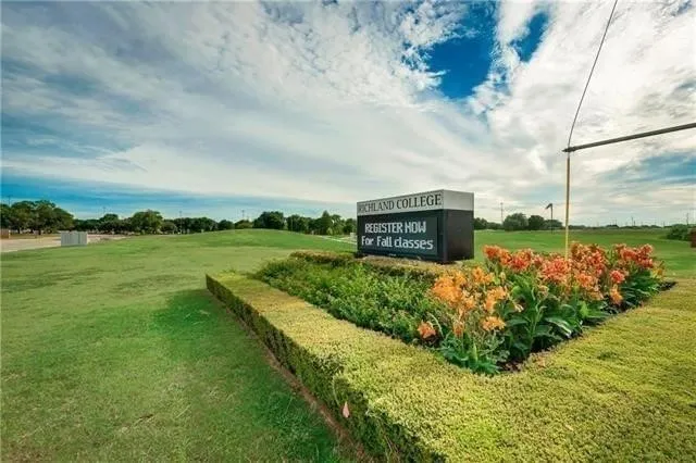 Condominium For Sale in Dallas County , 9823 Walnut Street L205, Dallas, Texas 75243, 2 Bedroom, 2 Bathroom, Garage spaces, 1,031 Sqft, built in 1982, Preowned, mls#21182729, Real Estate Agent in Dallas, Homes For Sale in Dallas county, Homes For Sale in Dallas, Realtor in Dallas Texas, Real Estate Brokerage Independent Realty Texas, Luminita Cordes Realtor